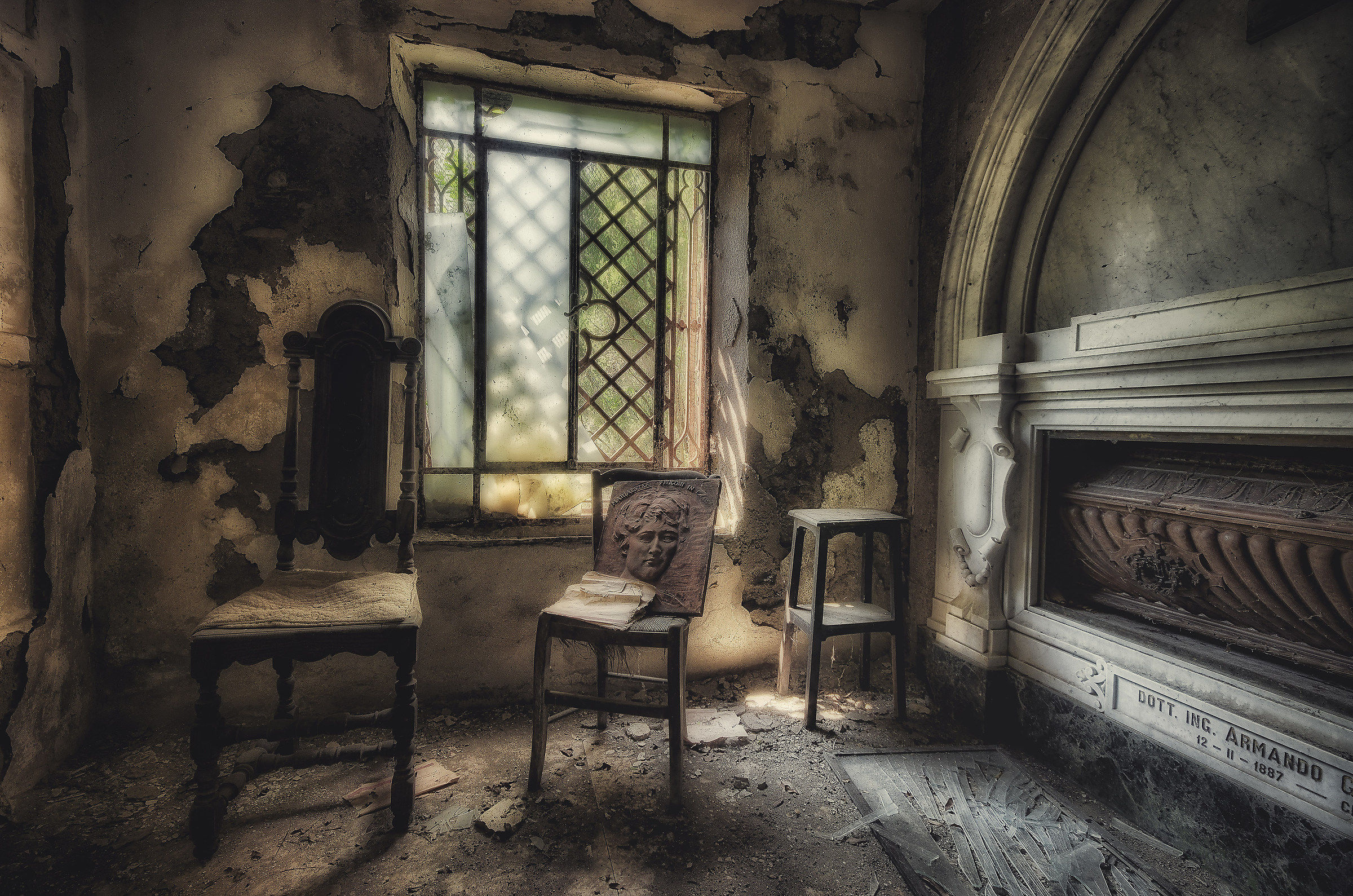 abandoned burial crypt, family C. creepy!