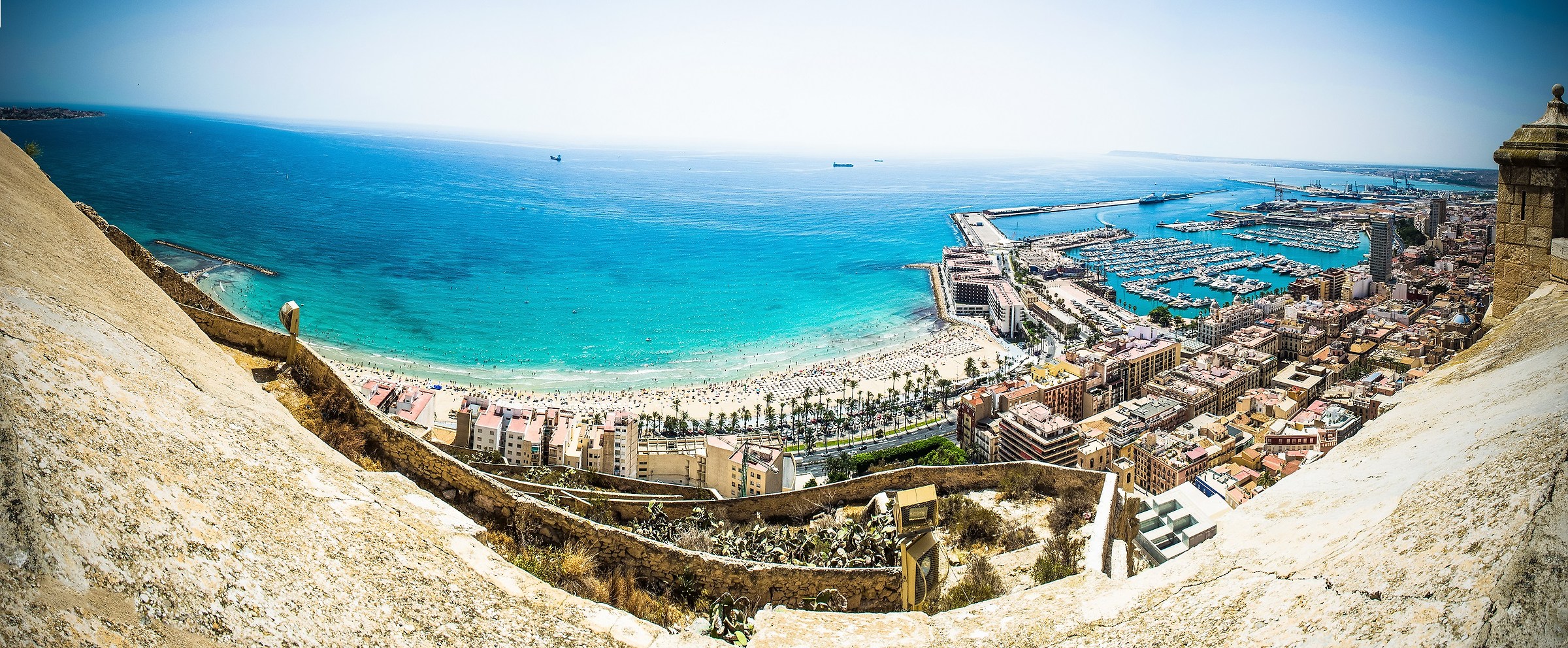 Vista Alicante harbor