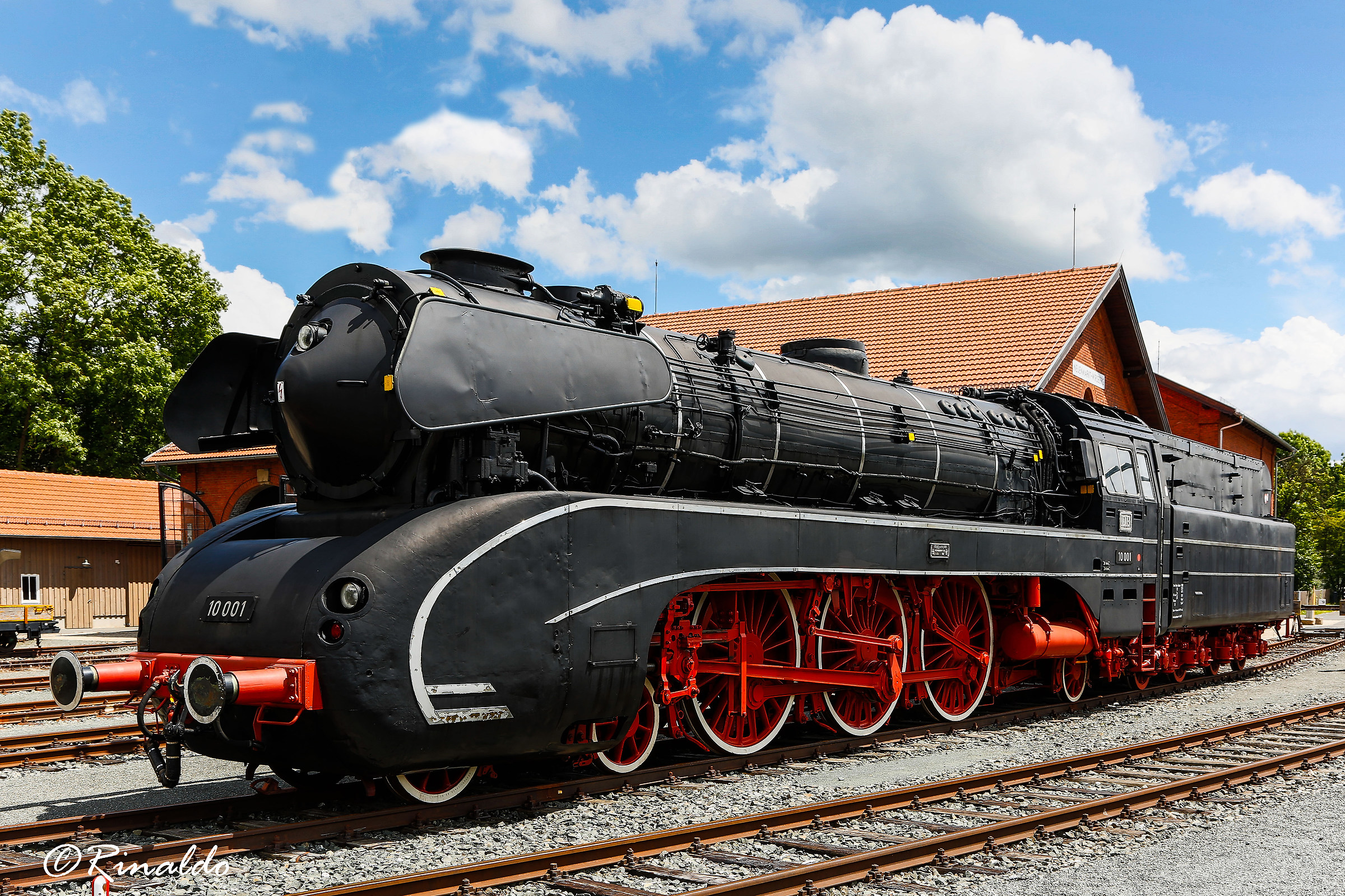 Remember the steam locomotives? Here is the db10001
