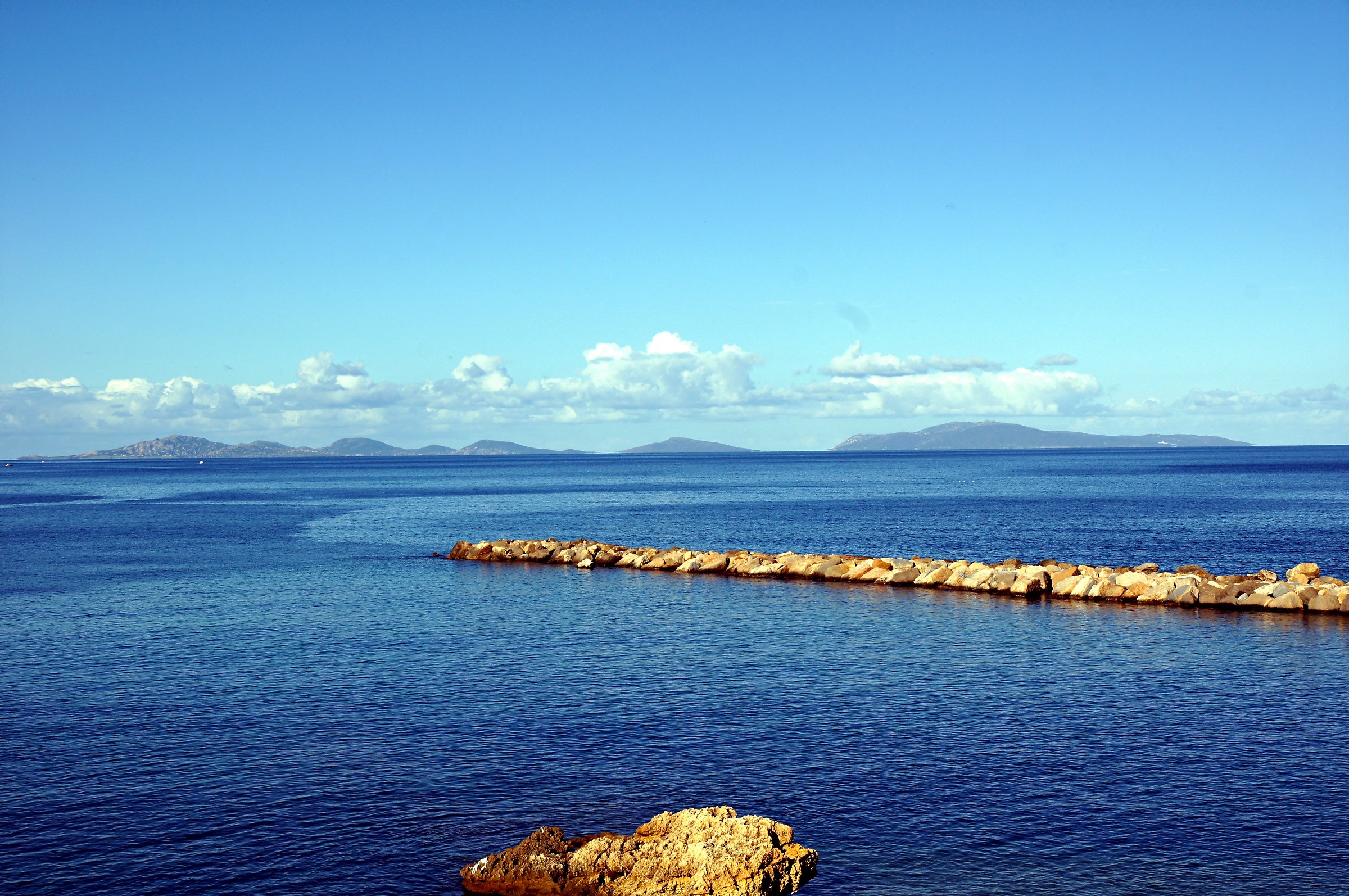 Isola dell'asinara vista da Balai ( Portotorres )