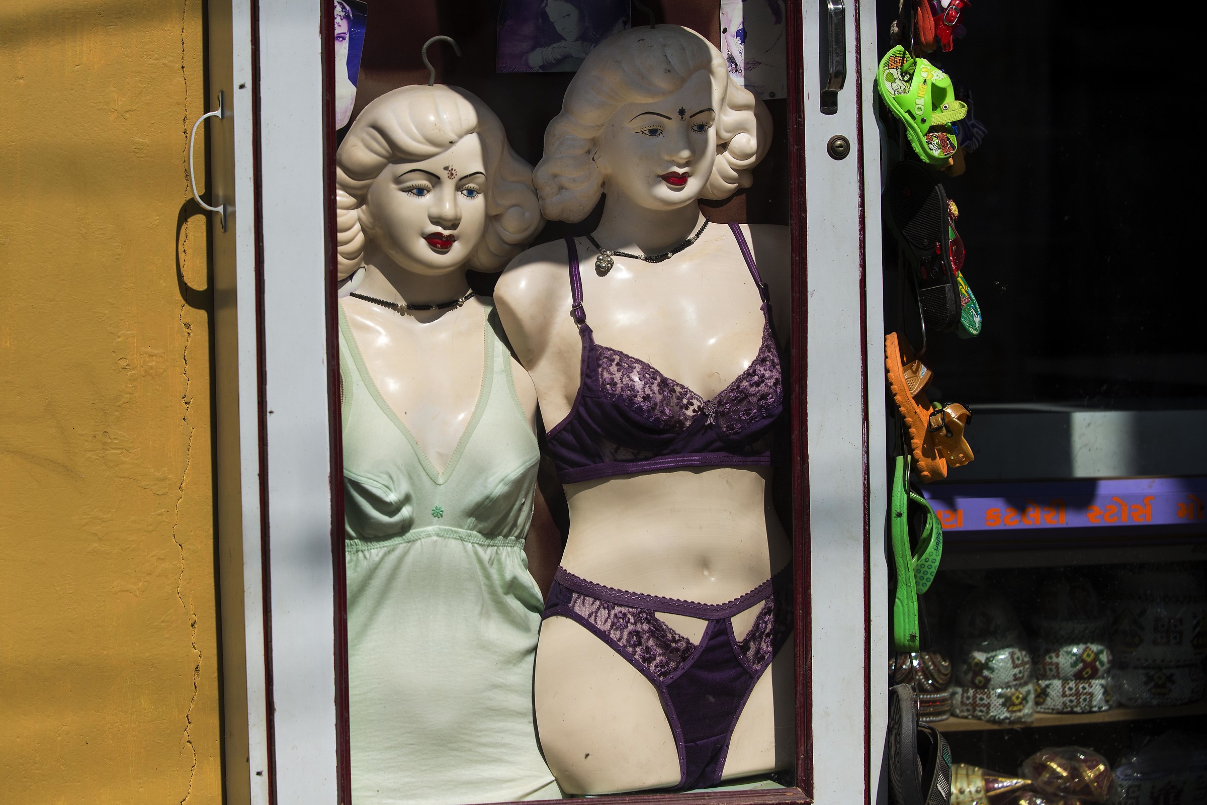 India Gujarat : Sotto  sotto....