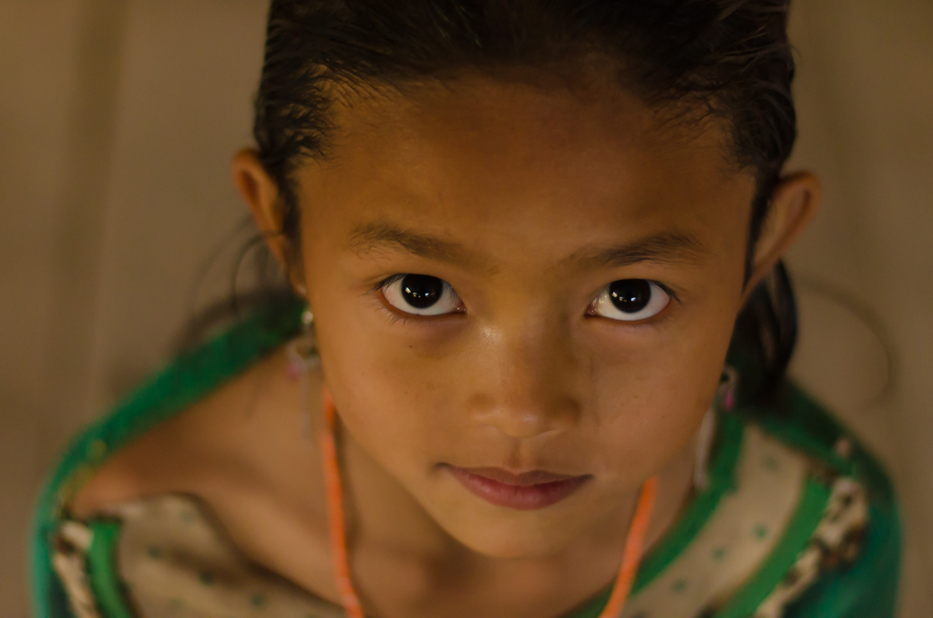Ritratto di bambina Akha