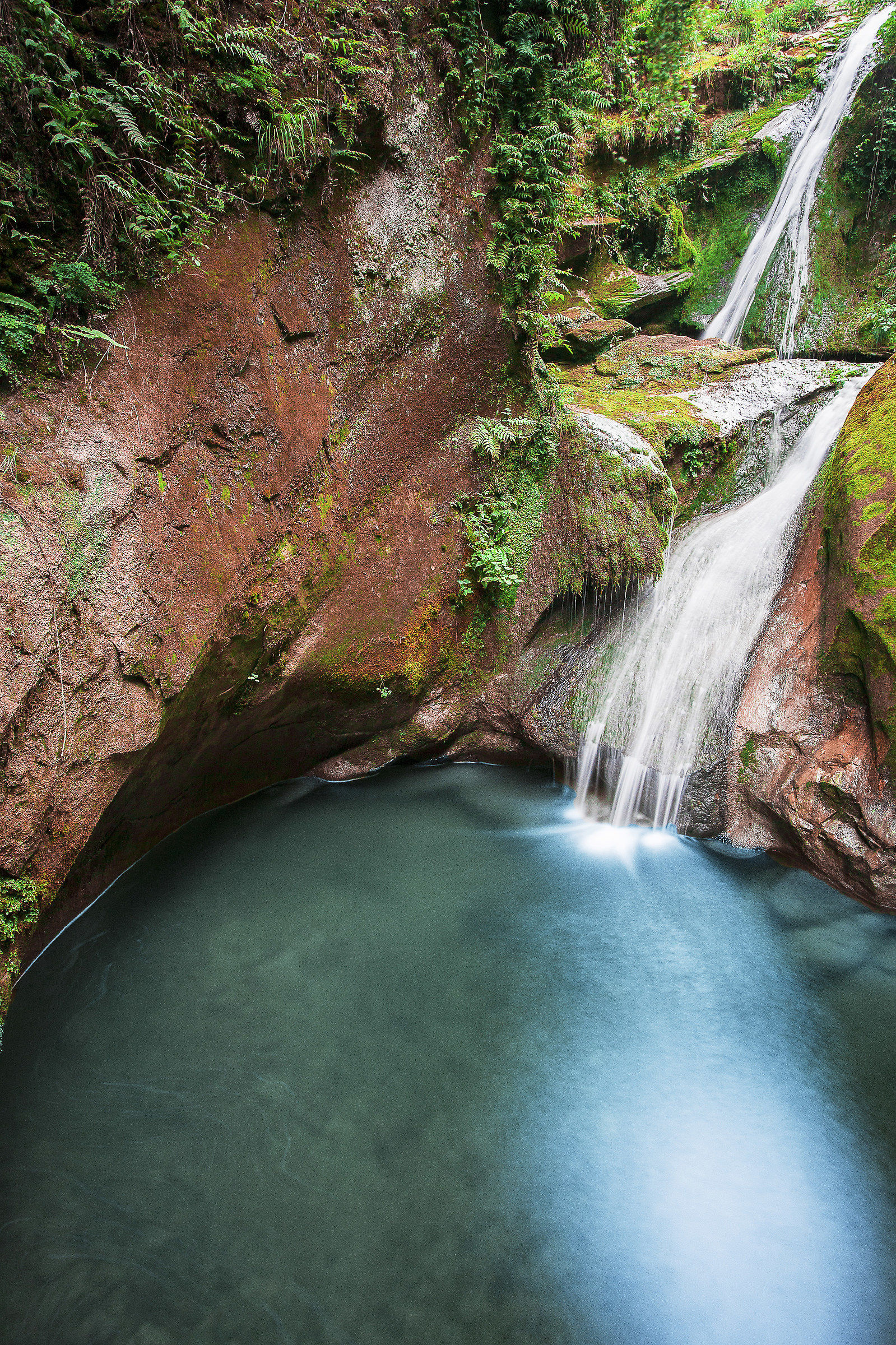 Le cascate nelle grotte