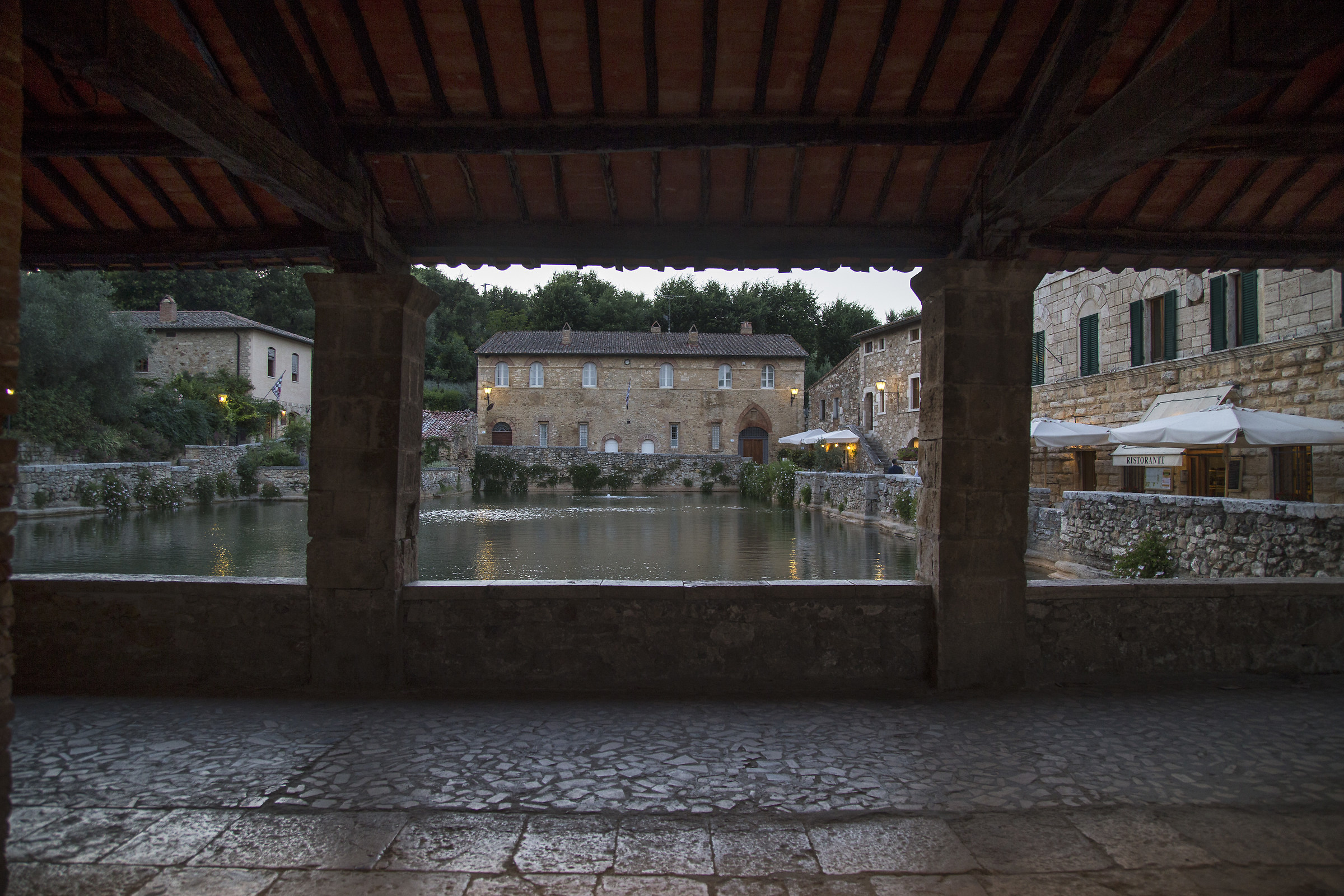 Bagno Pignoni dal loggiato