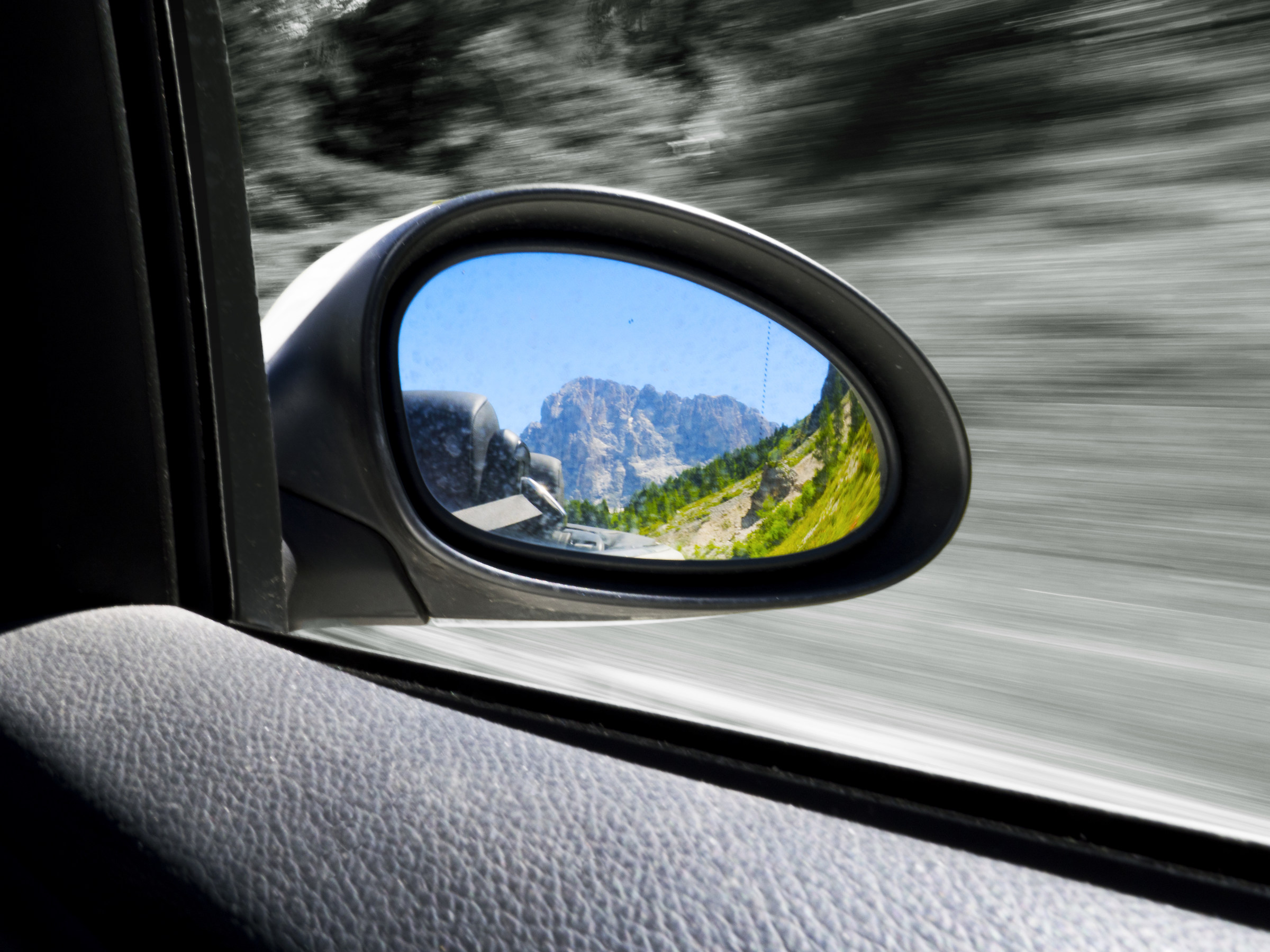 La vista dallo specchietto...