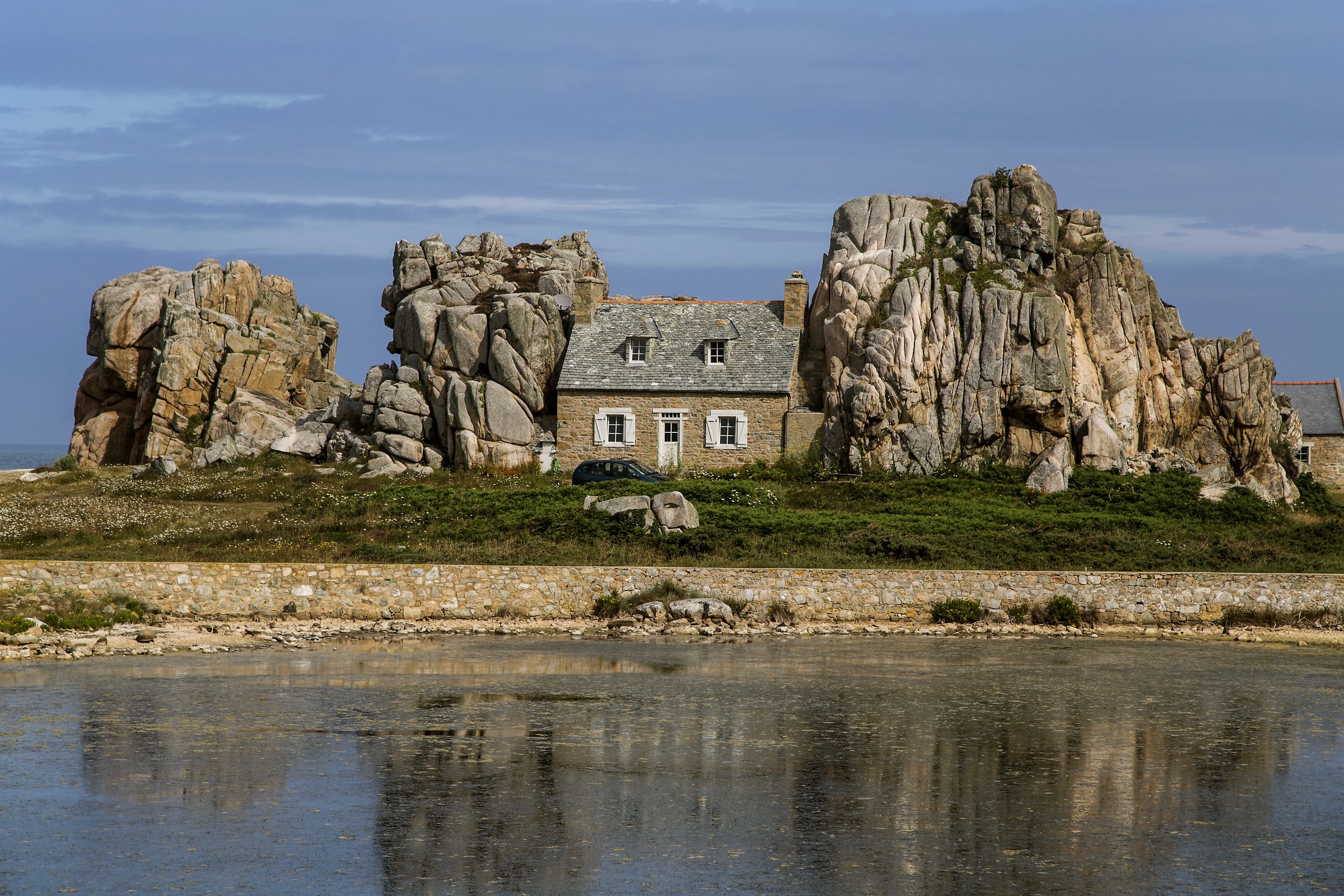 La casa tra le rocce