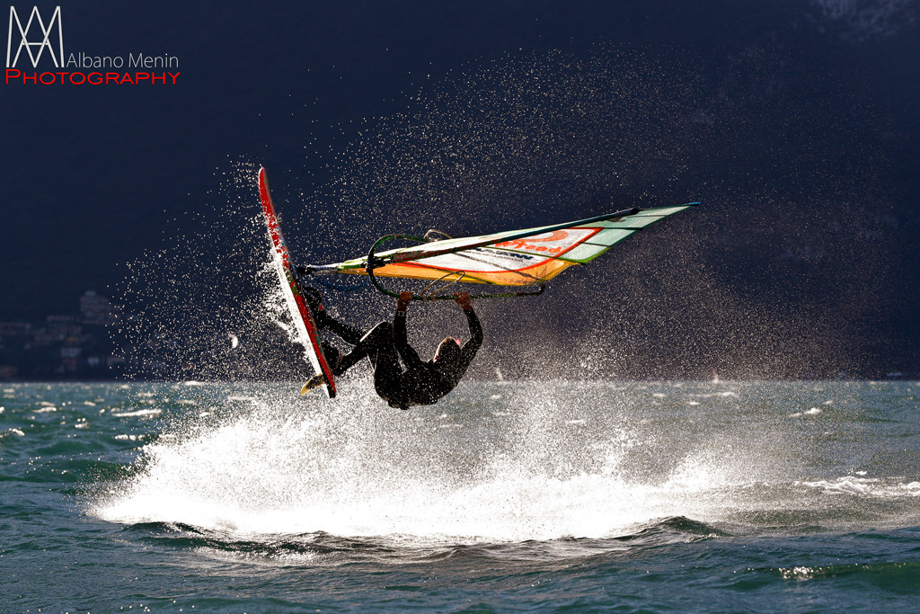 Windsurf all'alba