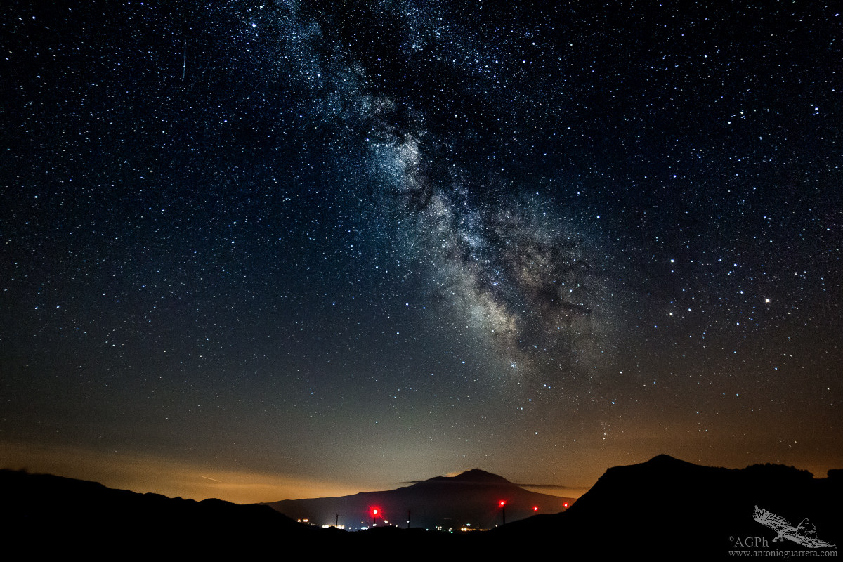 Milky way over Etna