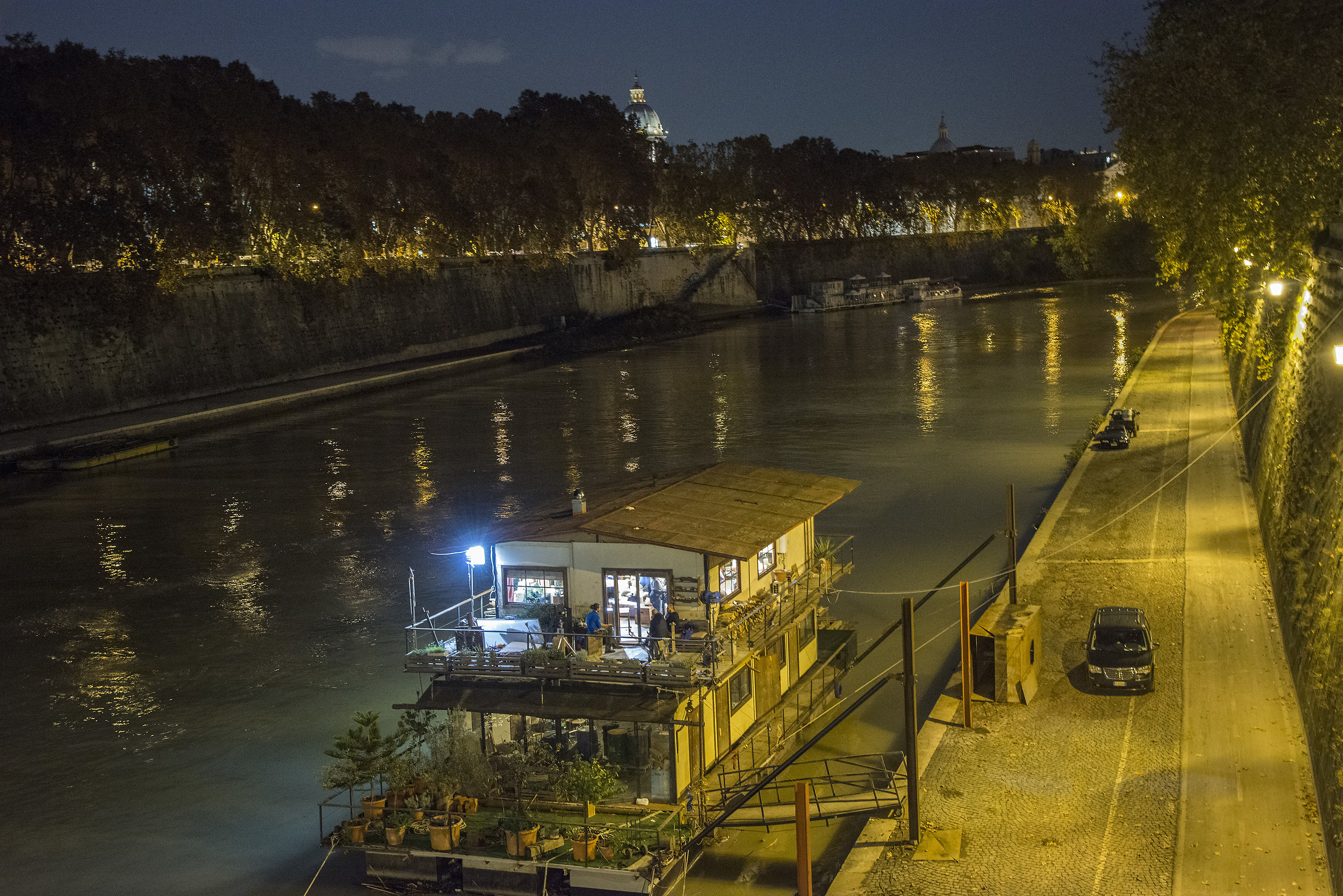 Roma,casa sul Tevere