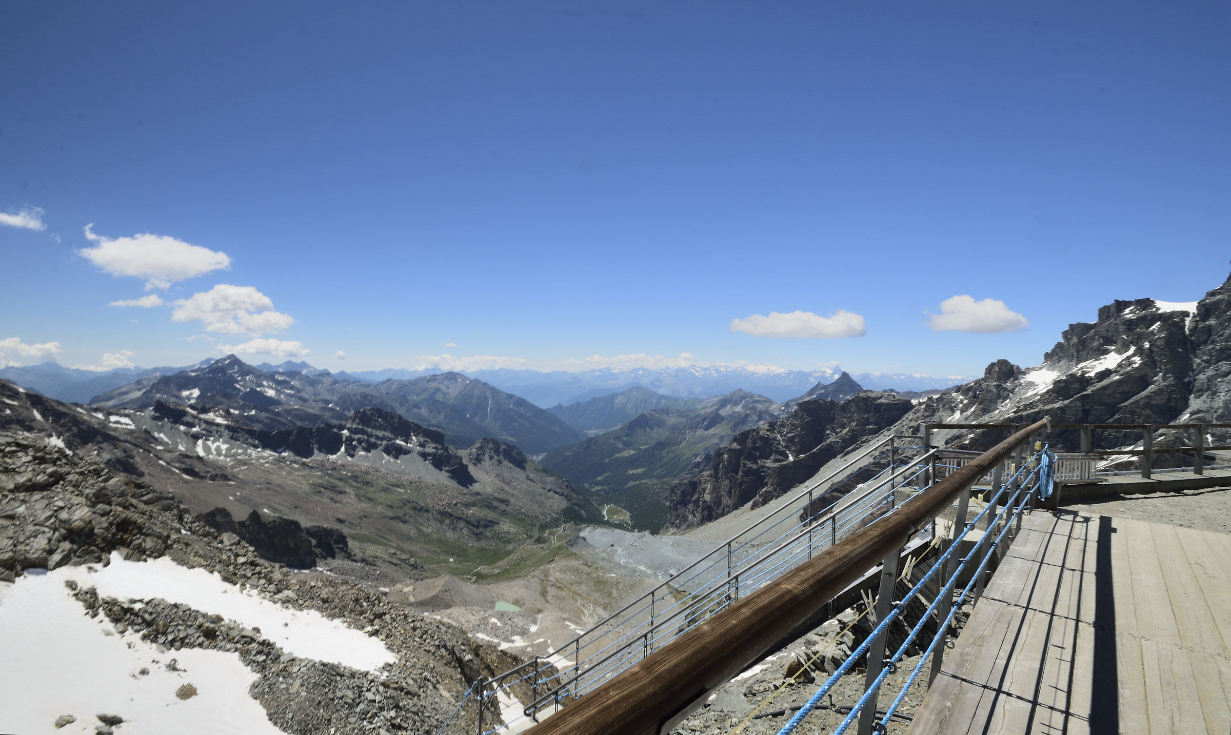 The stairway to the refuge