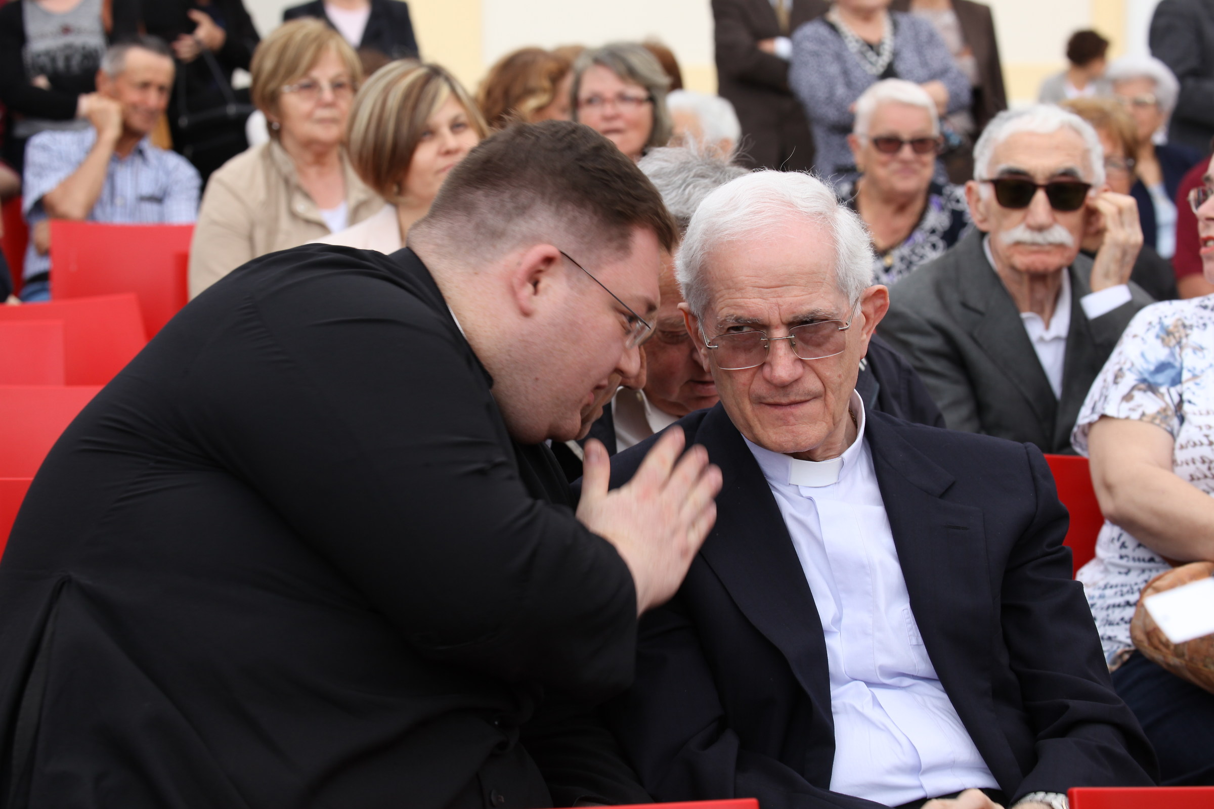 Il Vescovo e il Parroco-