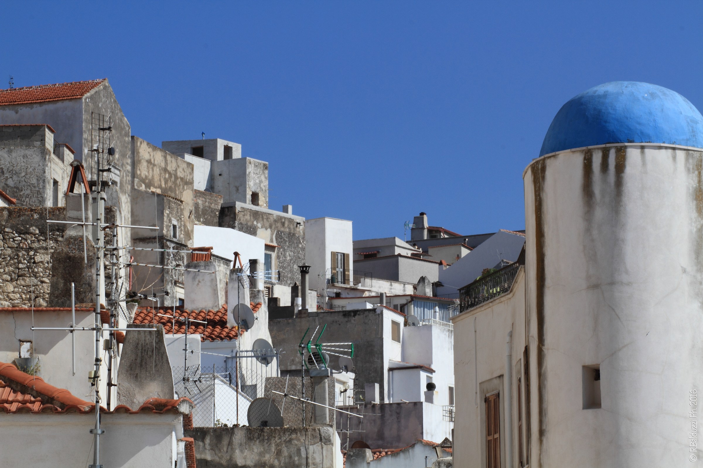 Peschici or Santorini?