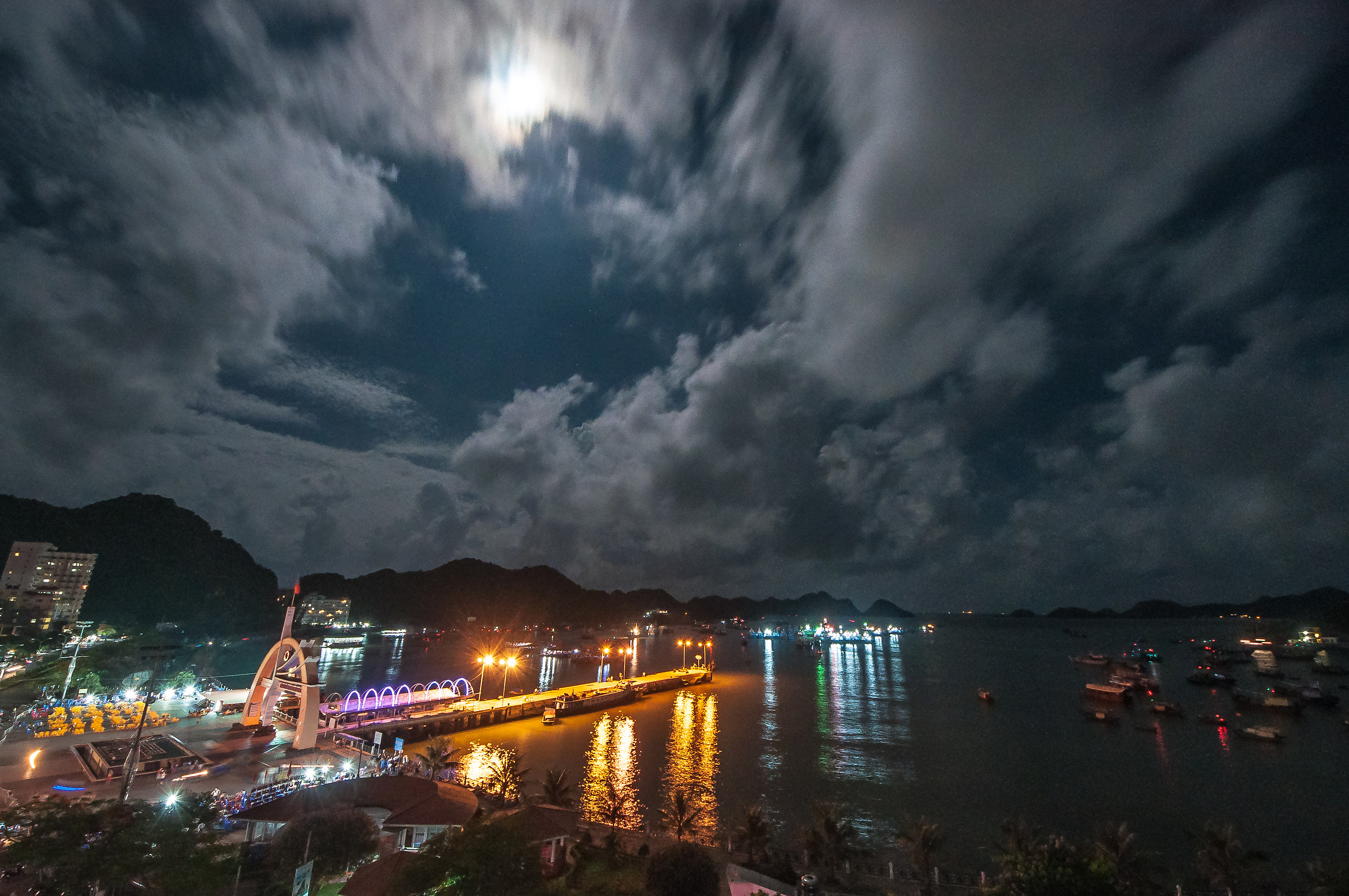 Baia di Lan Ha (notte), isola di Cat Ba, Vietnam