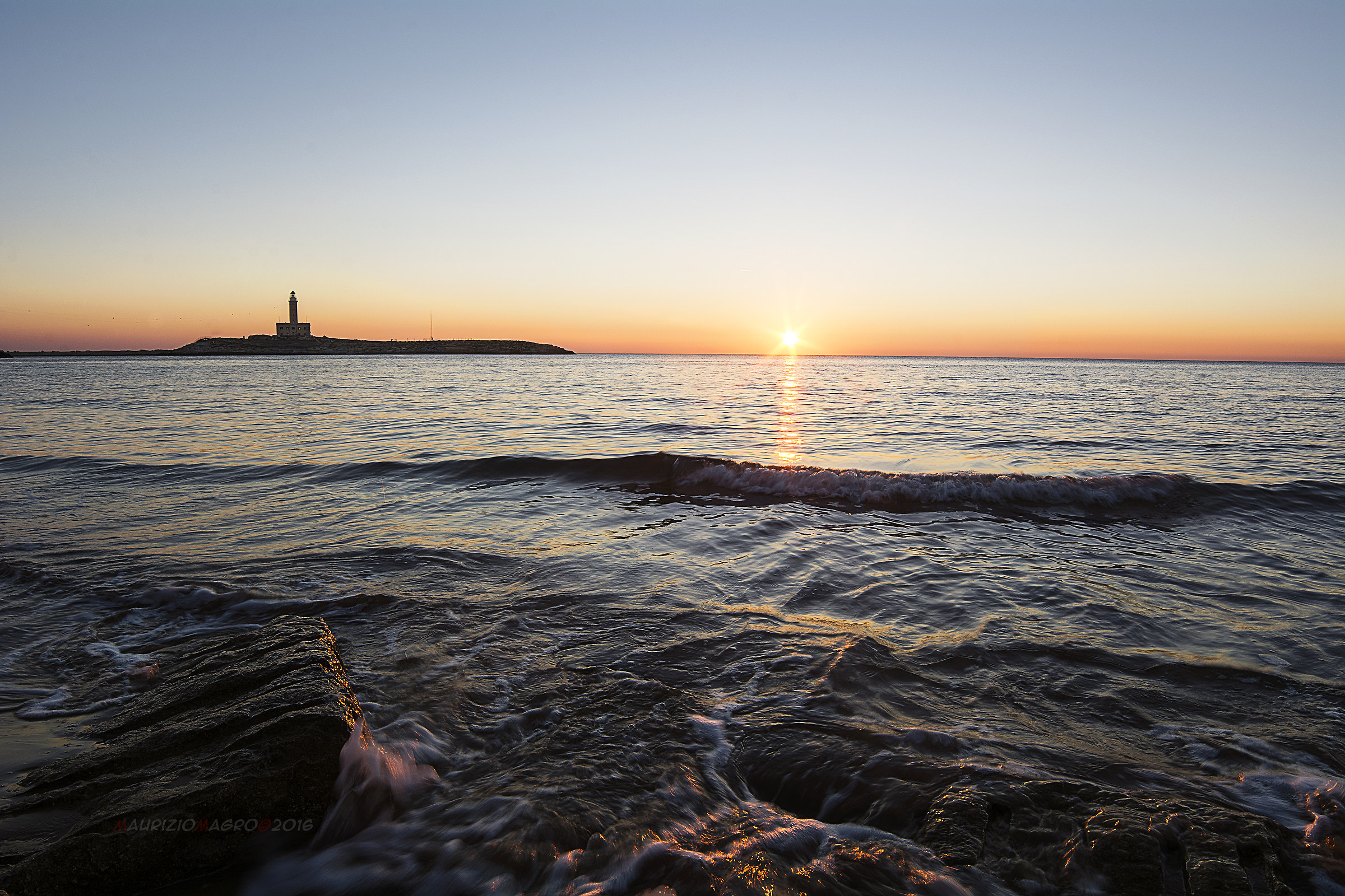 Il faro all'alba