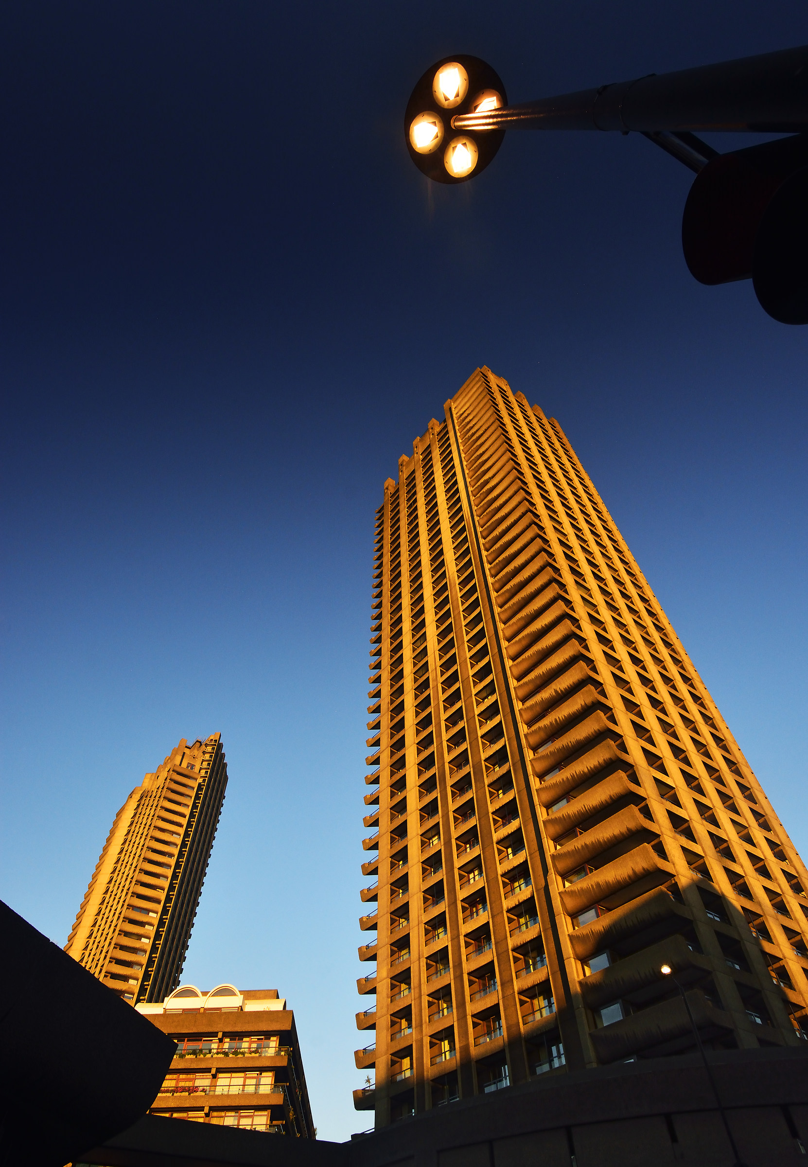 Il brutalista stile 'Barbican', al tramonto