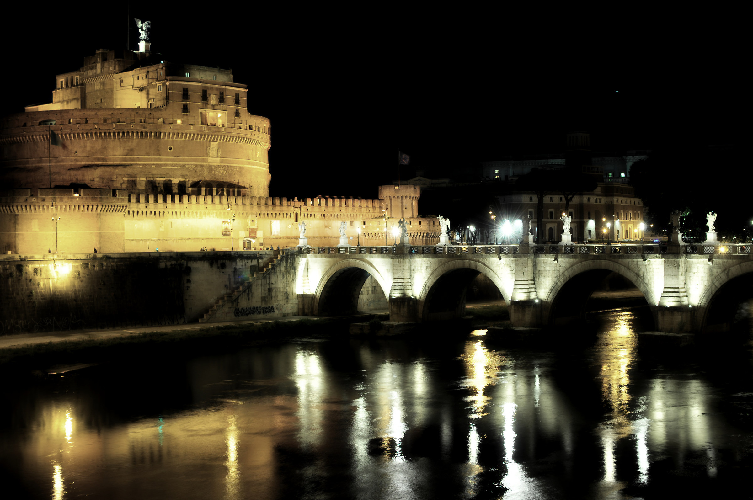 castel sant angelo by night