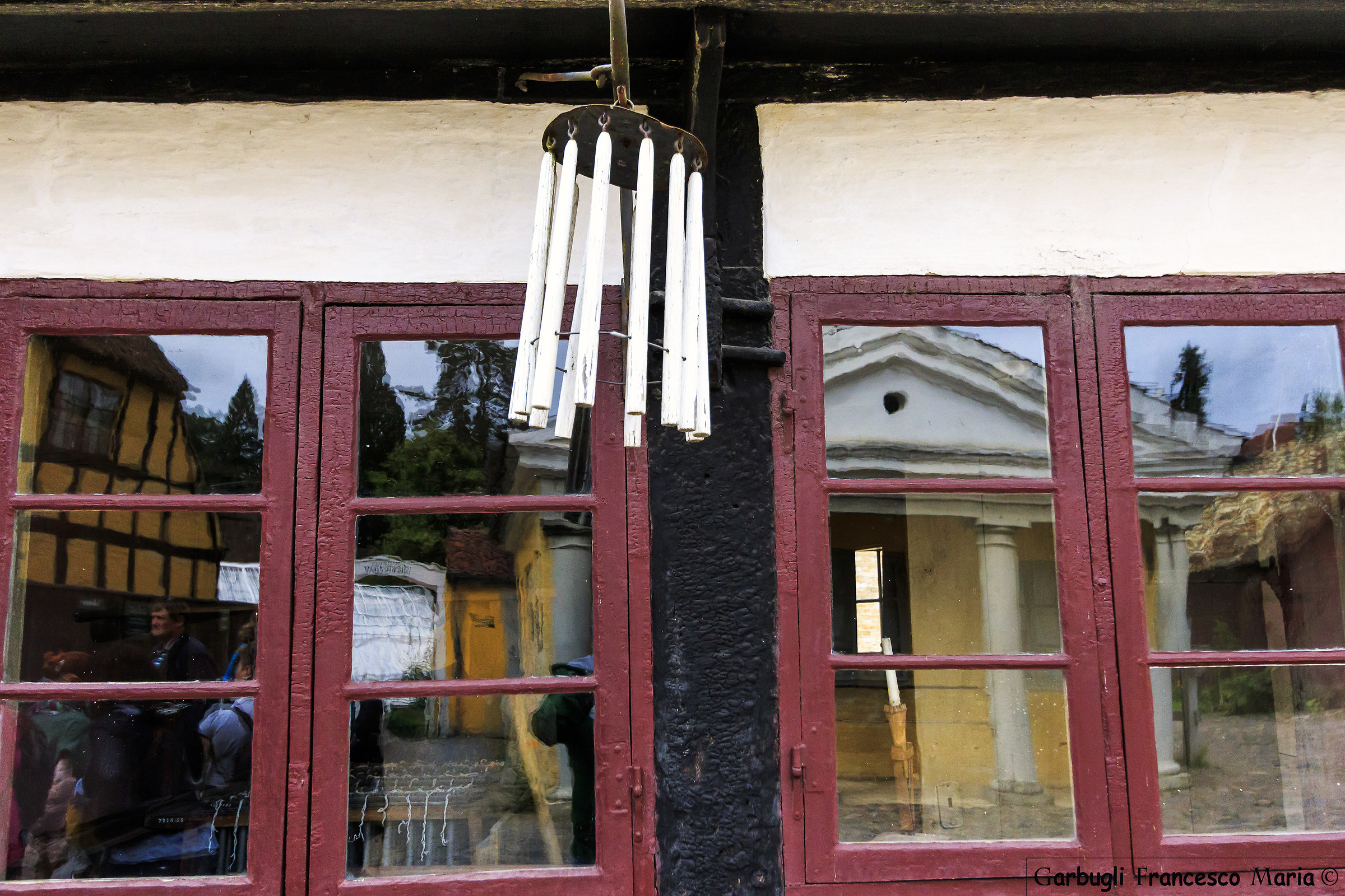 Riflessi alla finestra 1