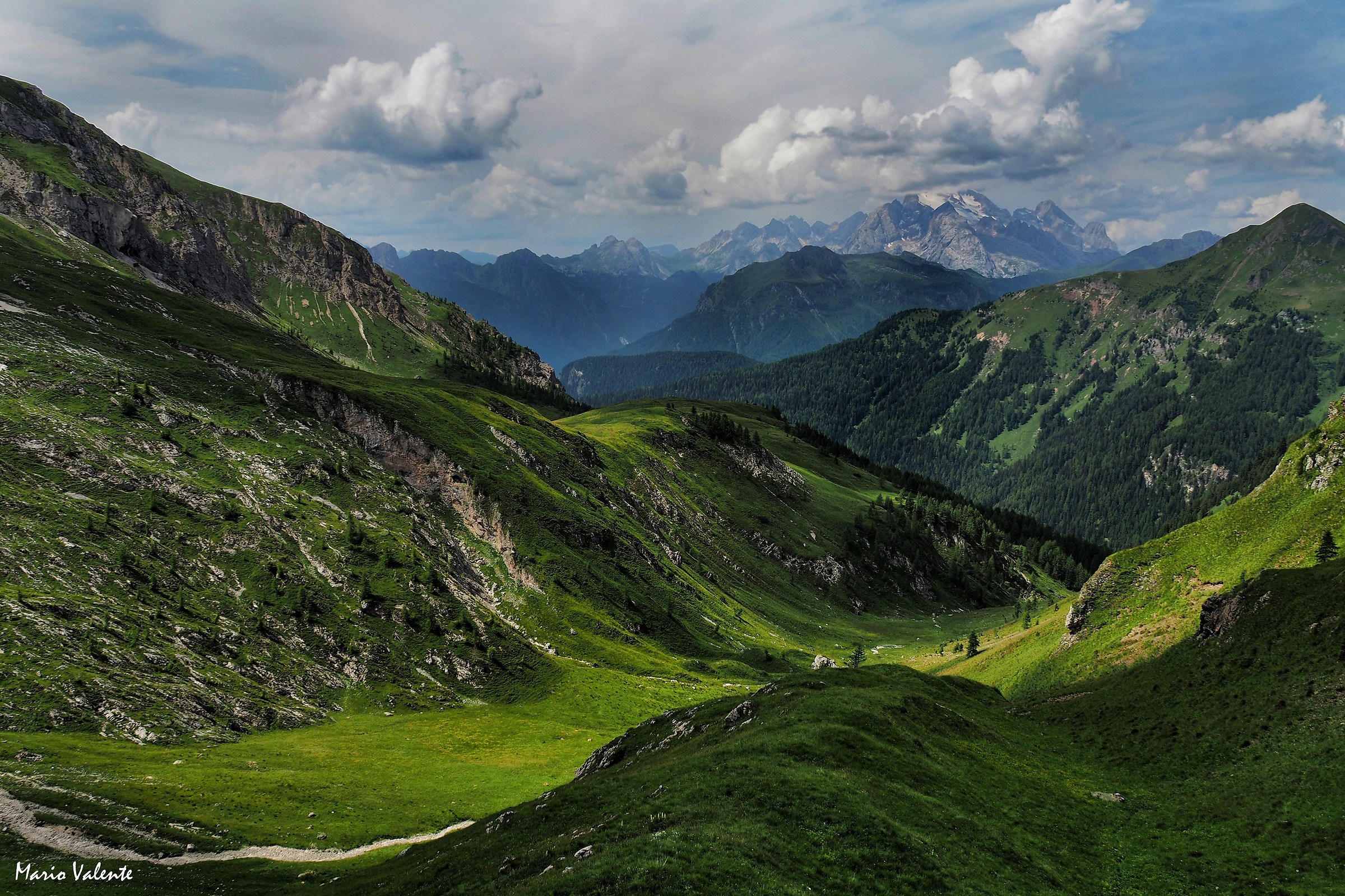 Verso forcella Giau, in fondo la Marmolada