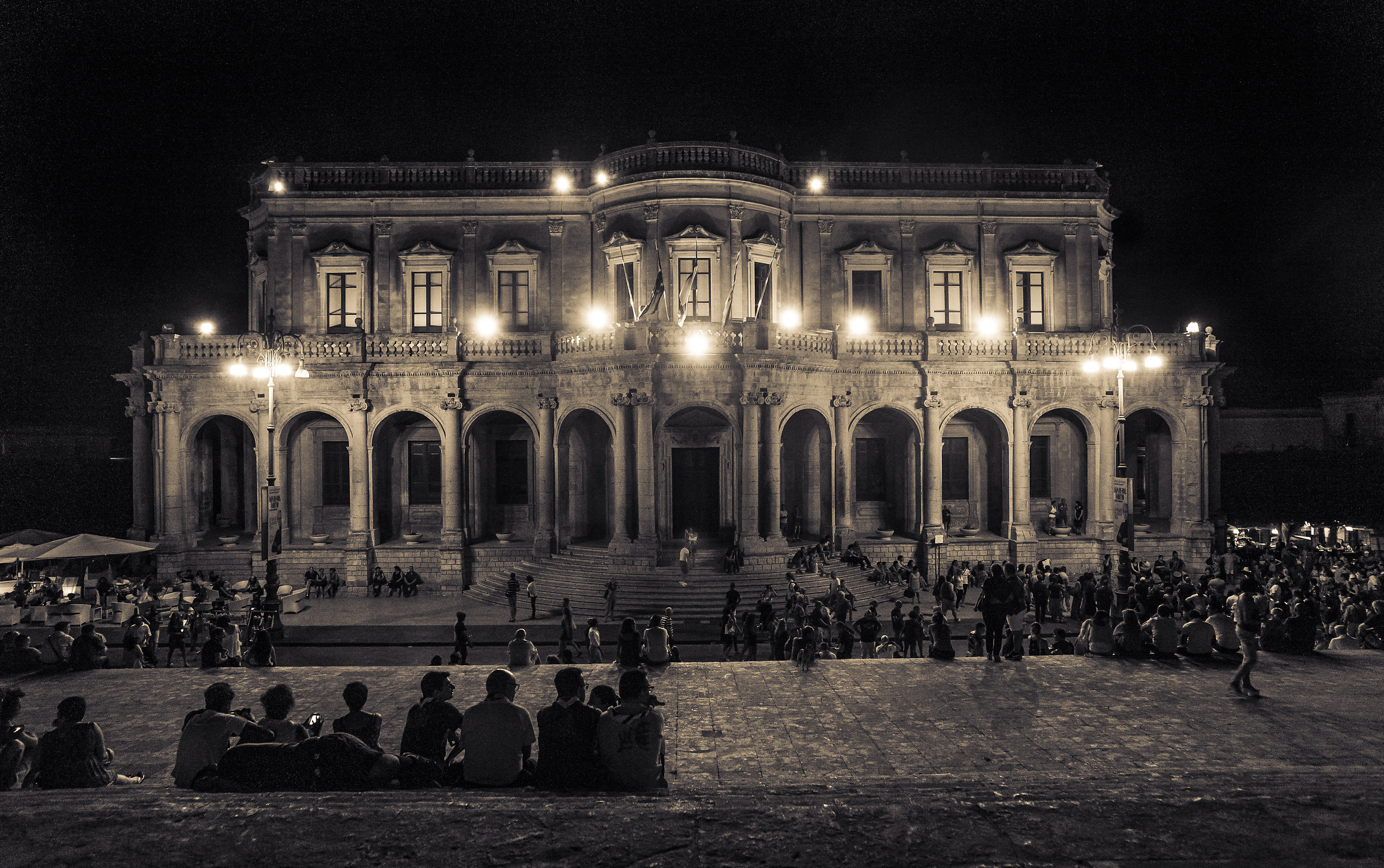 at night Noto