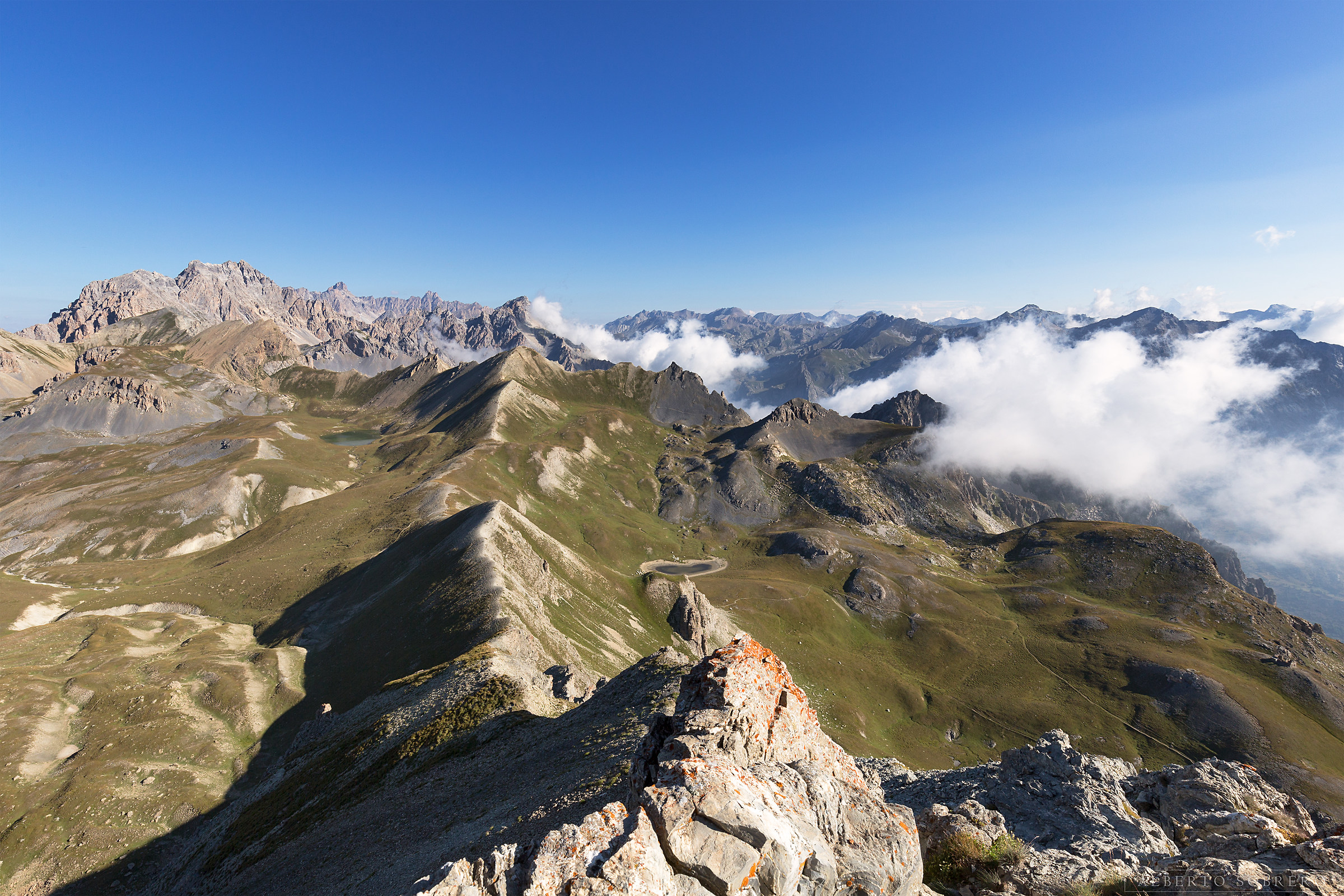 Sulla cresta di confine