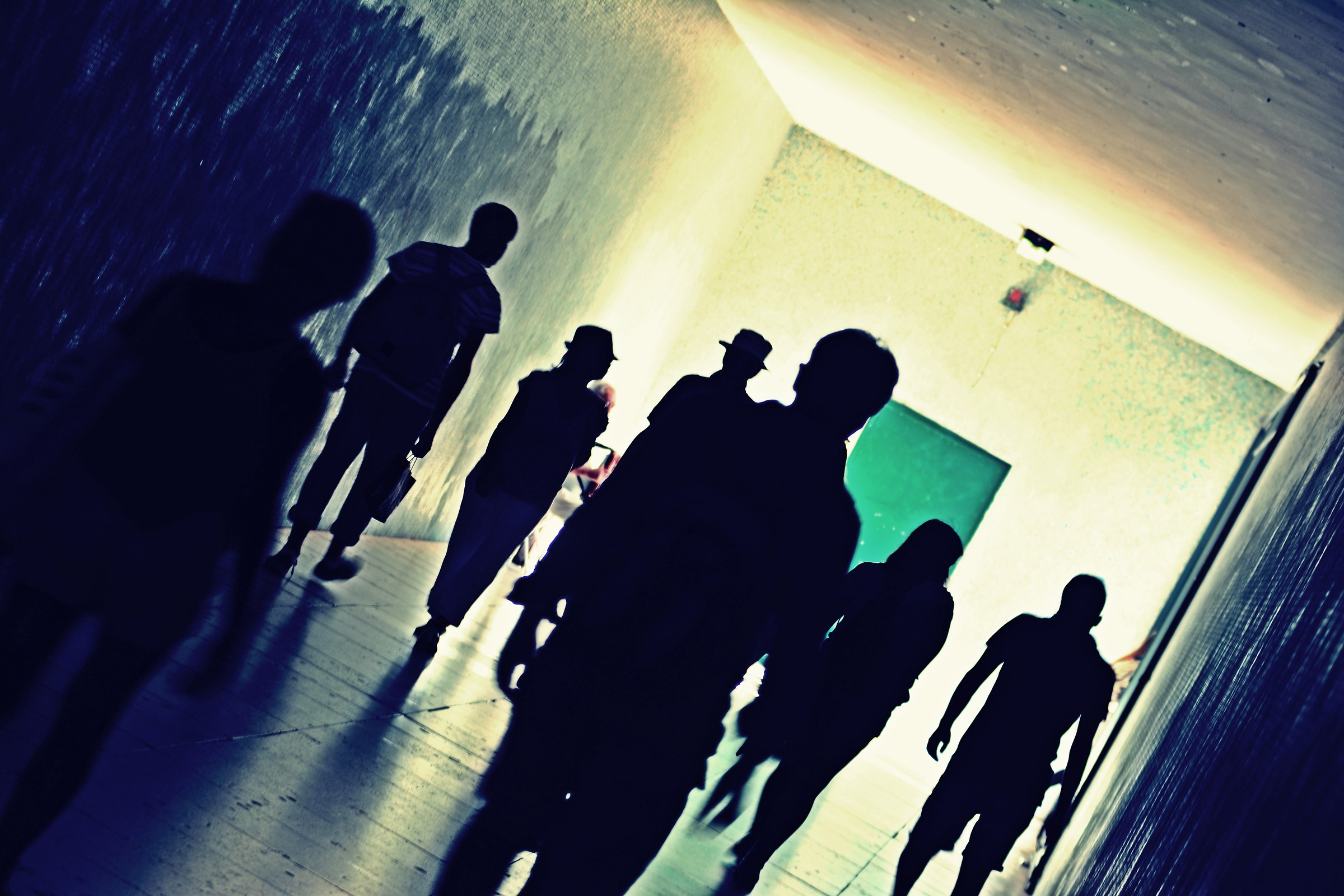 metropolitan shadows Lusitanian