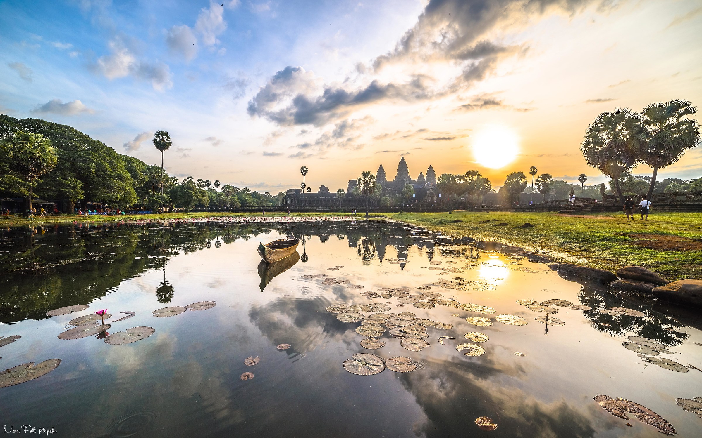 Alba ad angkor wat