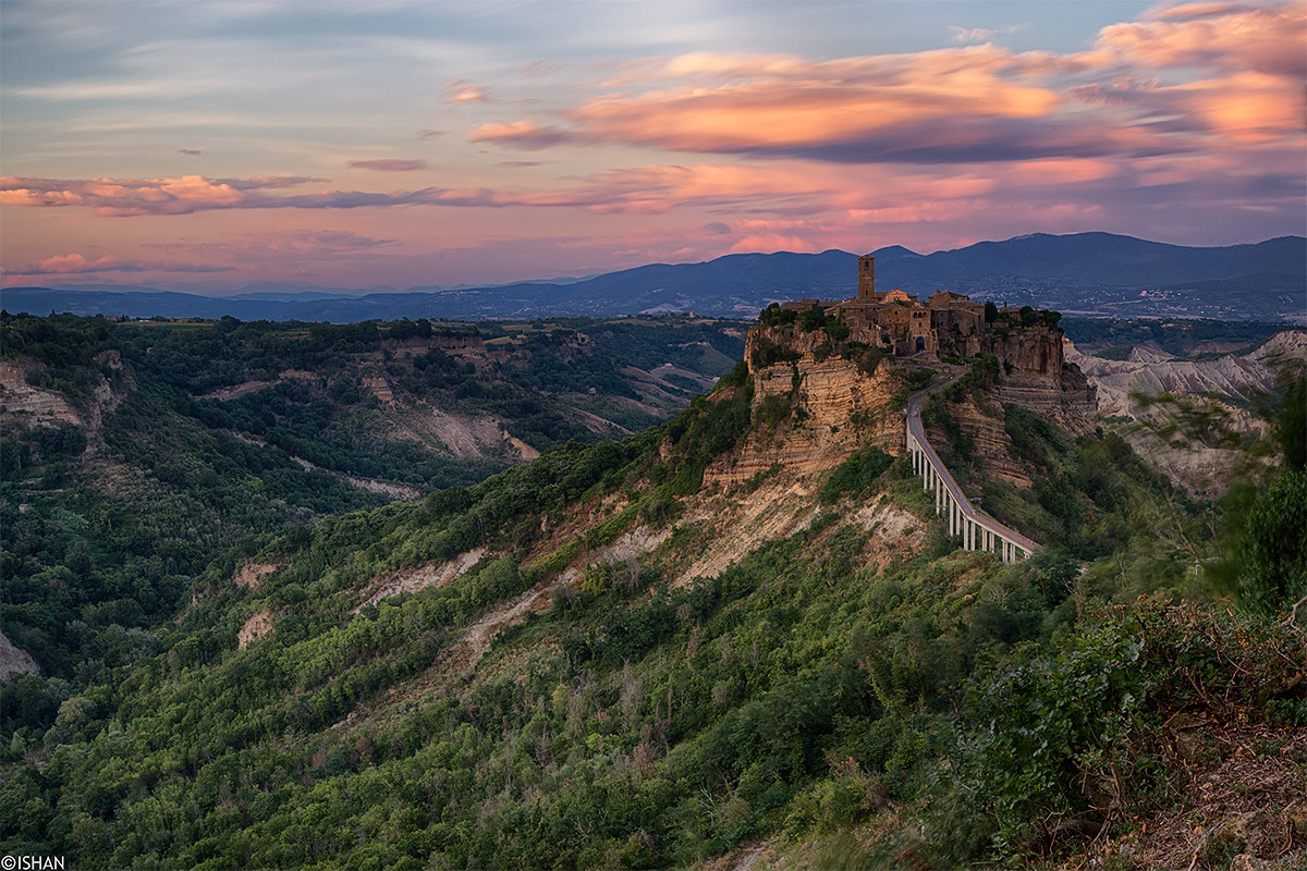 Tramonto a Civita