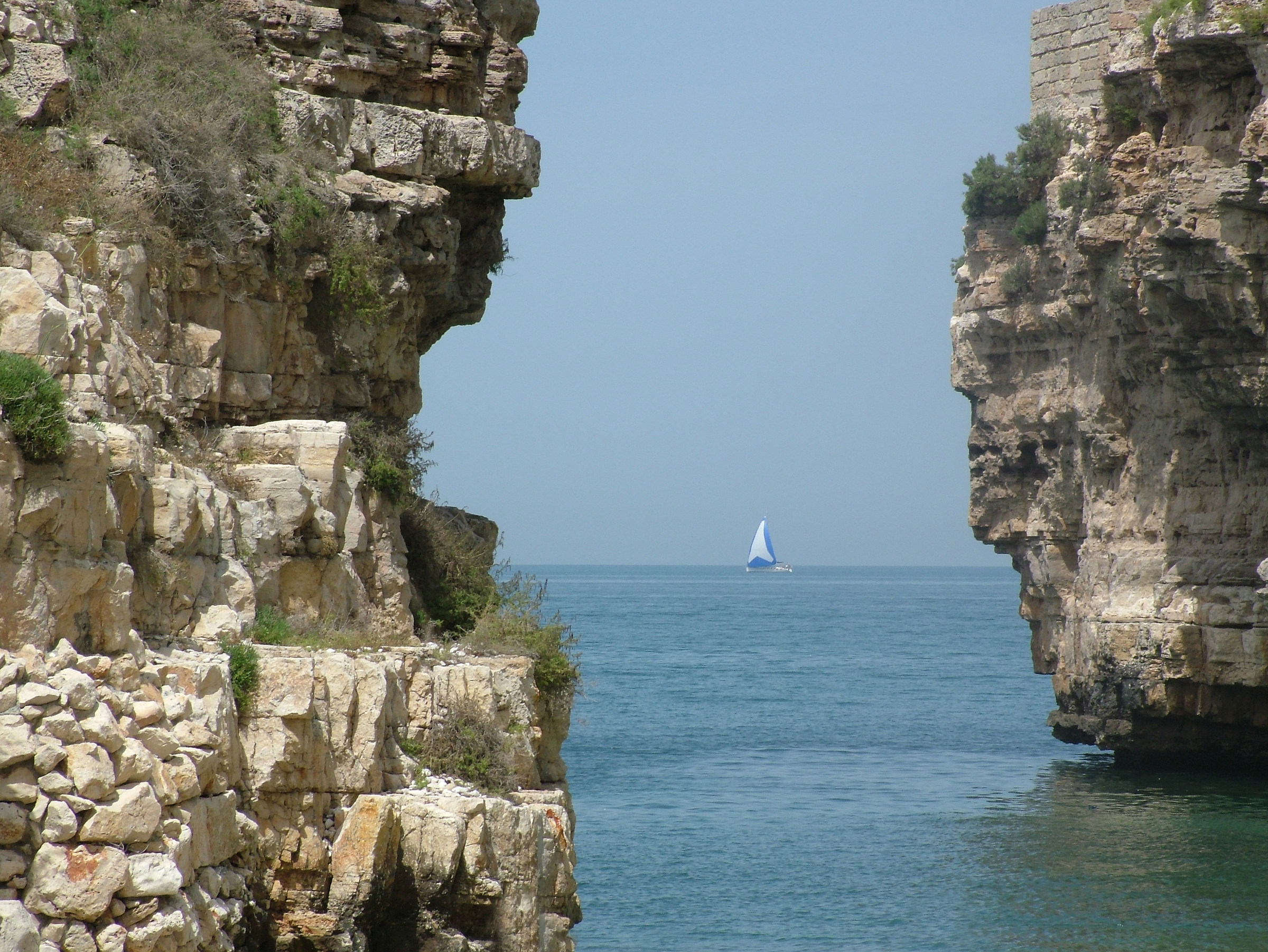 A Glimpse to the Sea