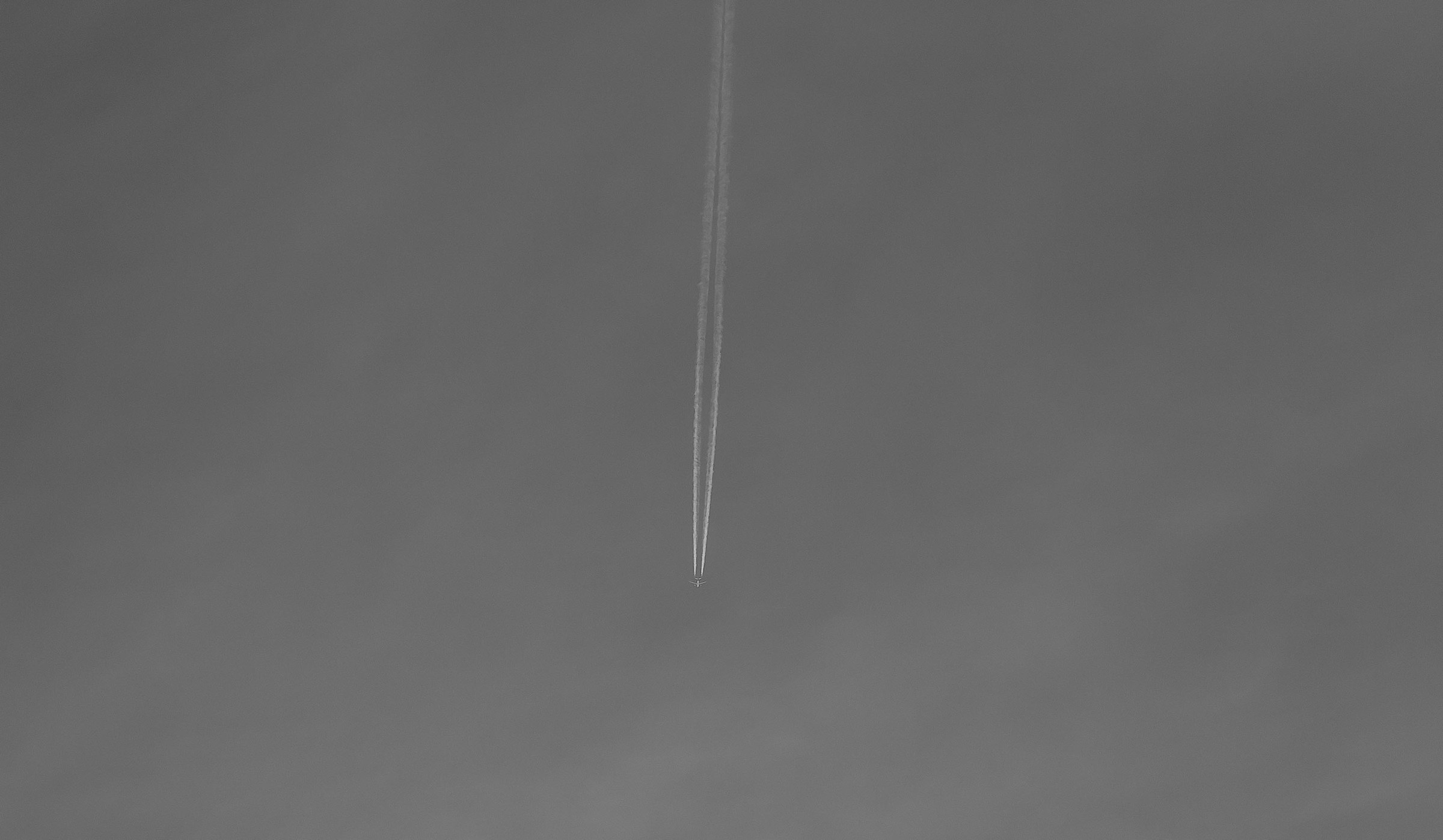 C é chi taglia il cielo ( omaggio a lucio fontana )