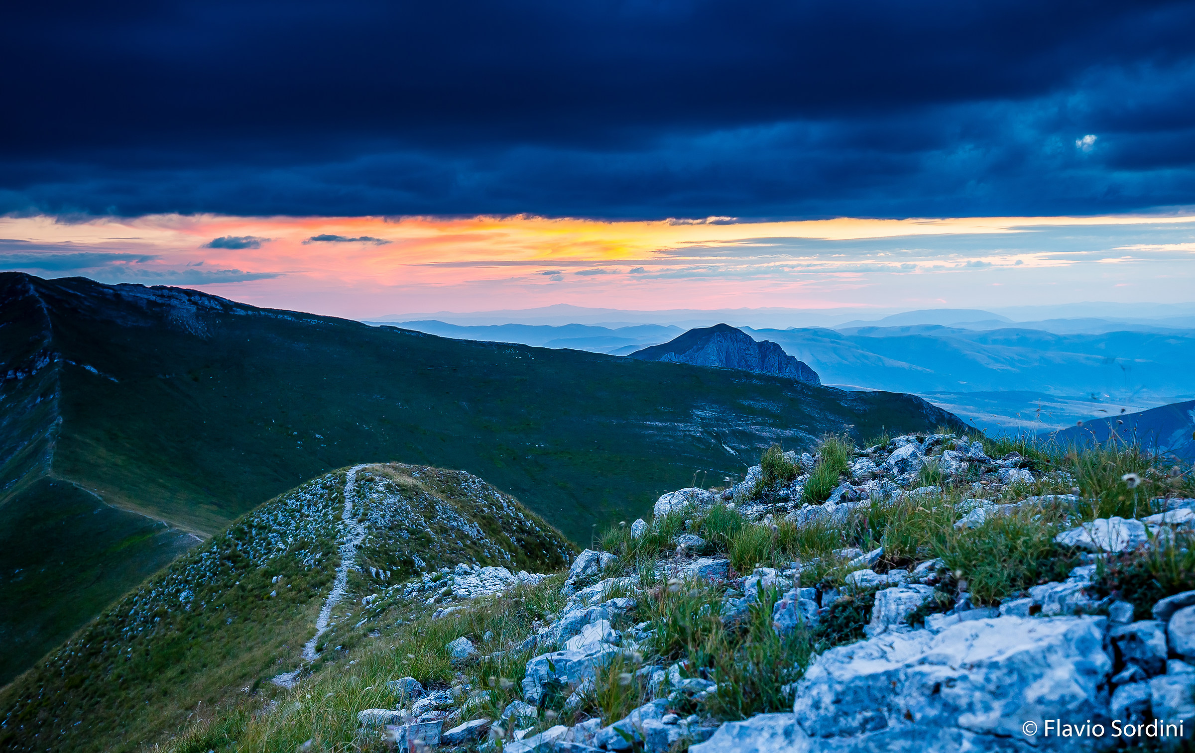 Dopo il tramonto dal monte Priora ( 2.332 m s.l.m.)