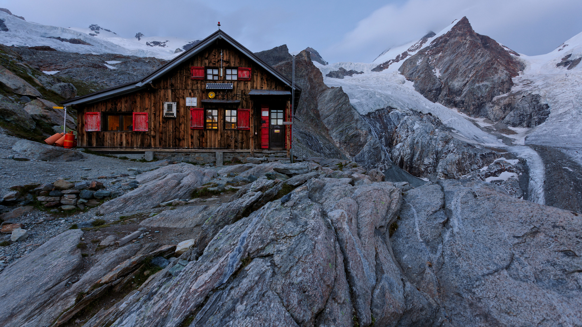rifugio mezzalama