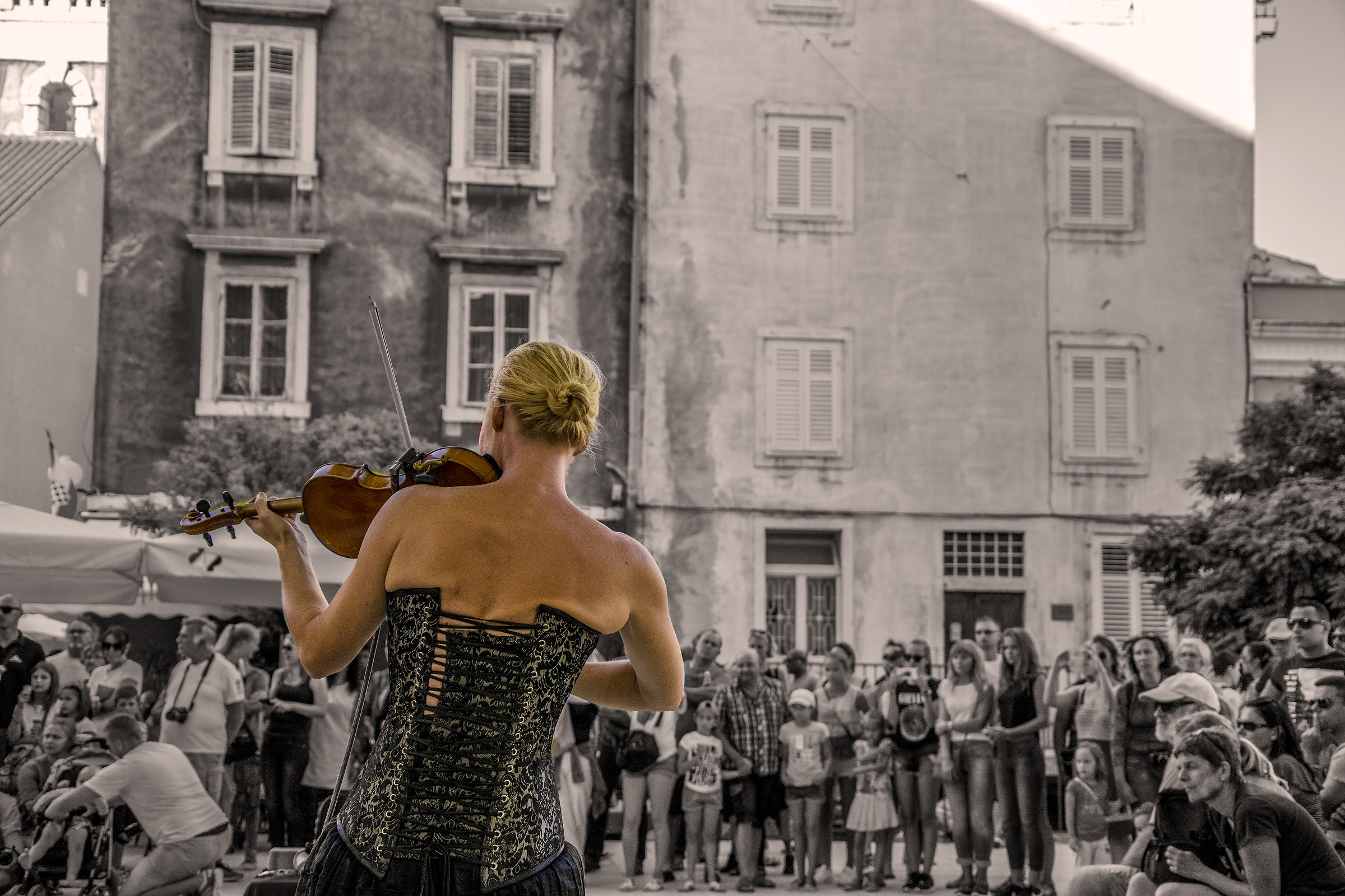 La musica colorerà sempre il Mondo...