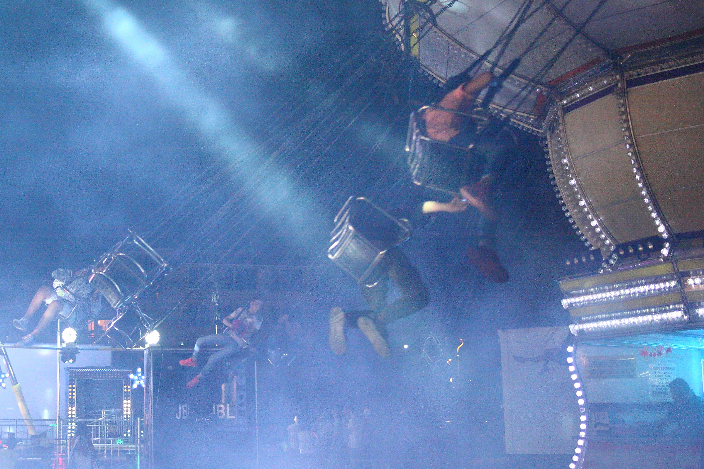 Calcio in culo, la sera