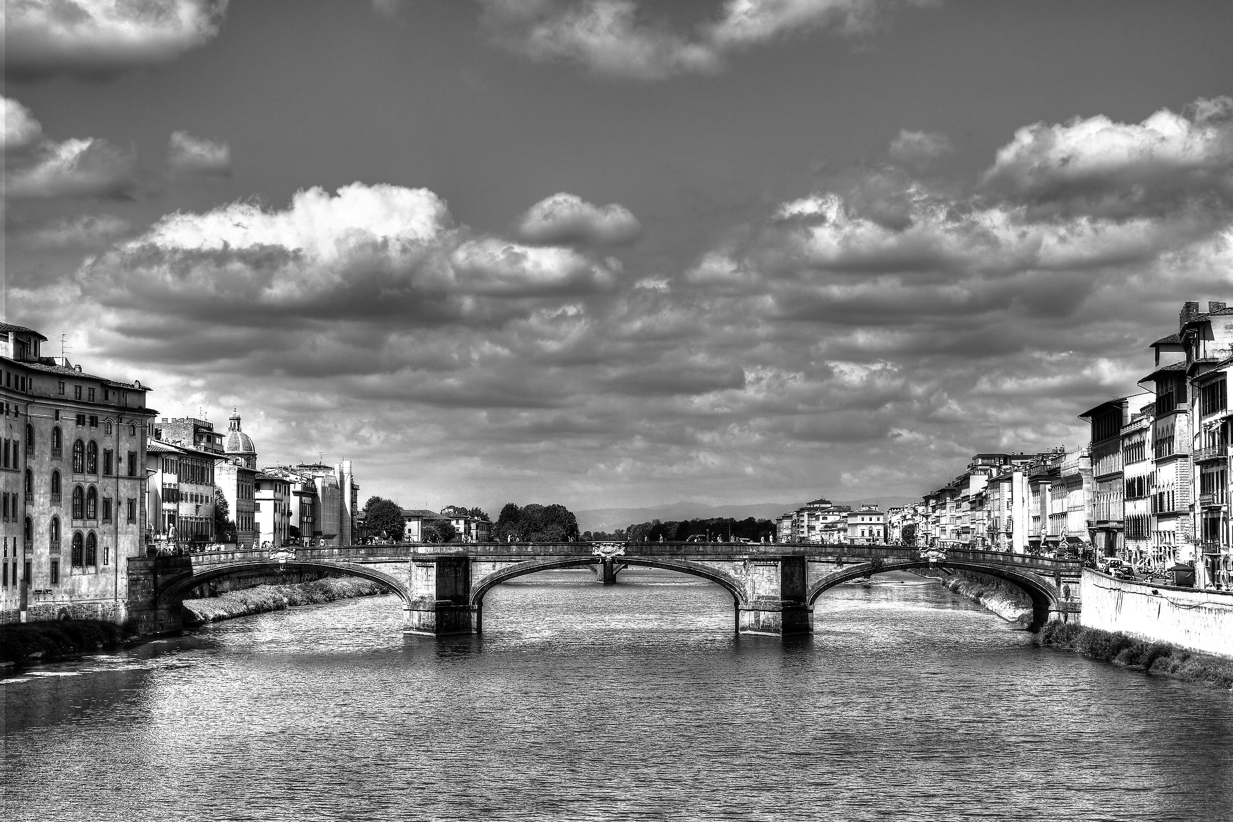 Ponte Santa Trinita fiume Arno a Firenze