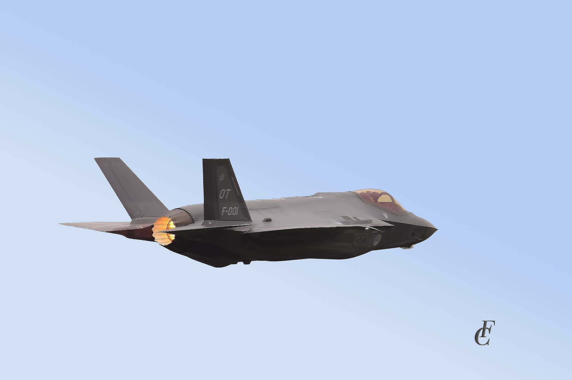 F 35