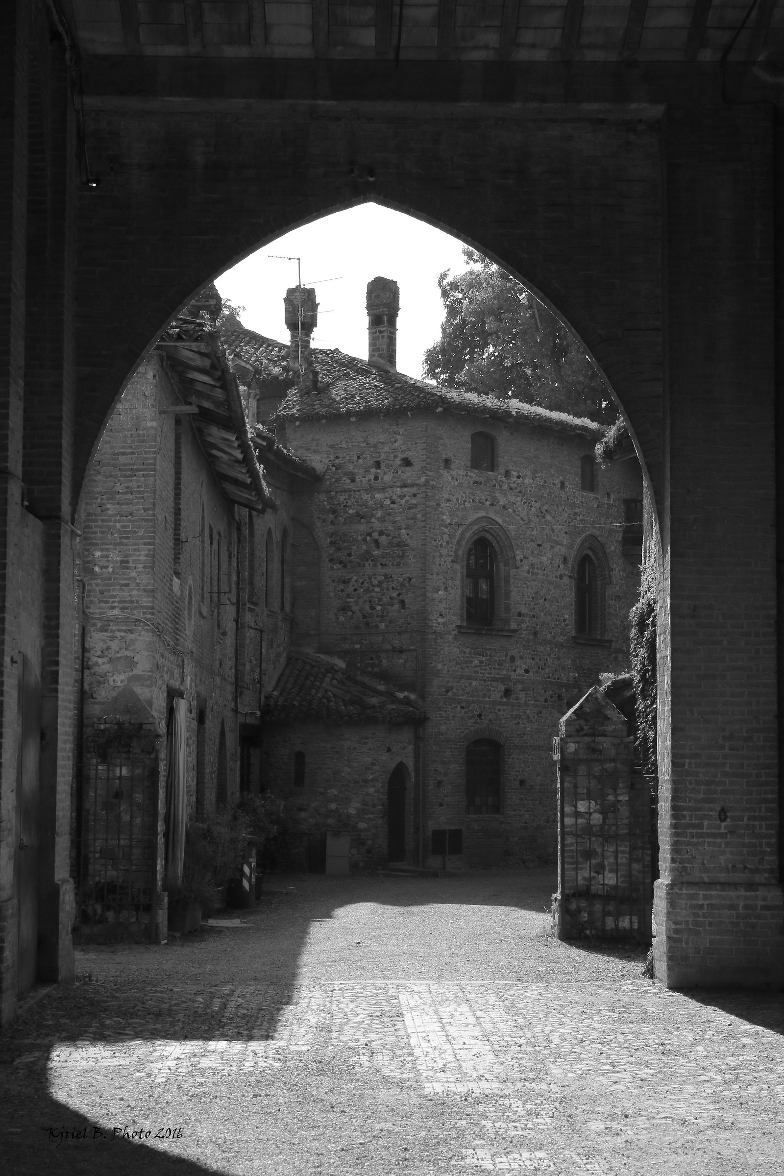 Grazzano Visconti alley