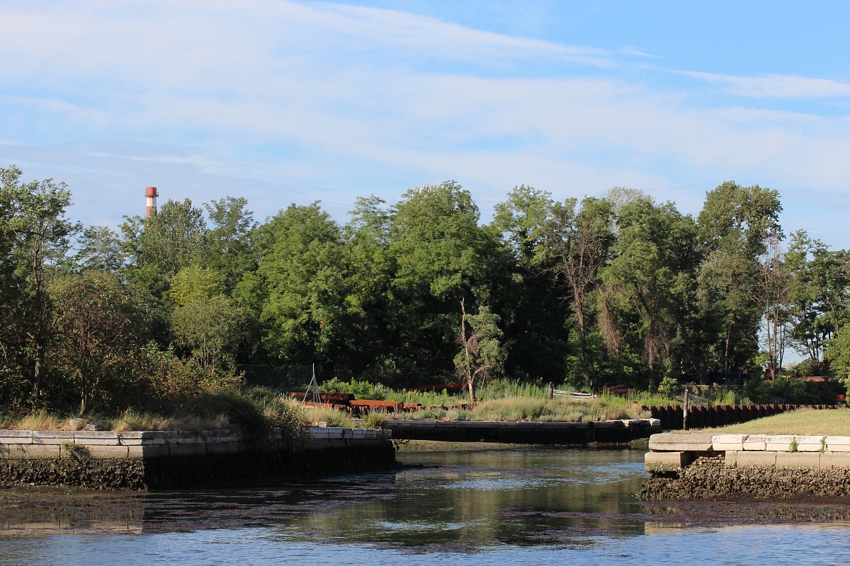 strong channels canon 600d 1/60 f14 -2 / 3 stip iso 200