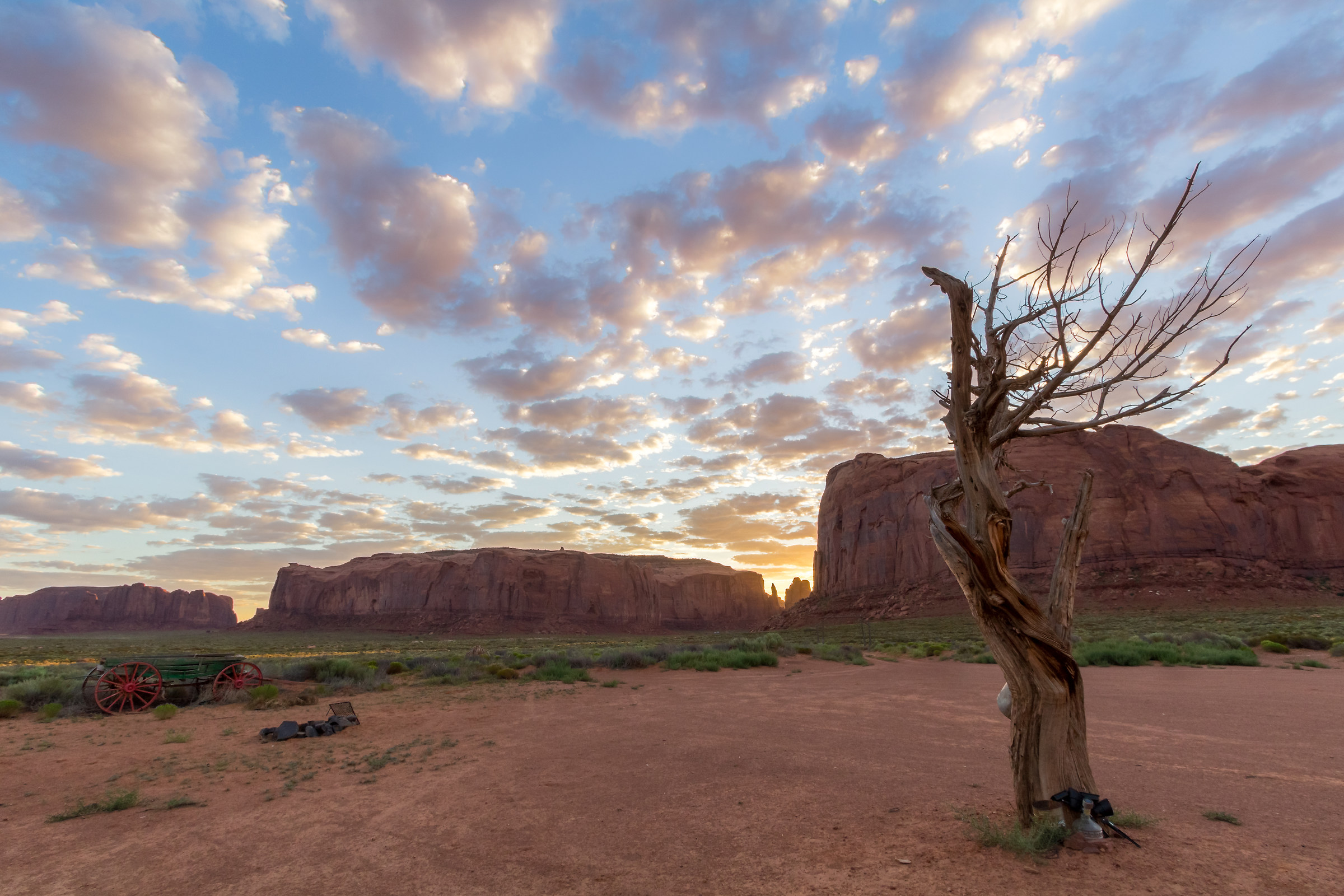 Alba alla Monument Valley