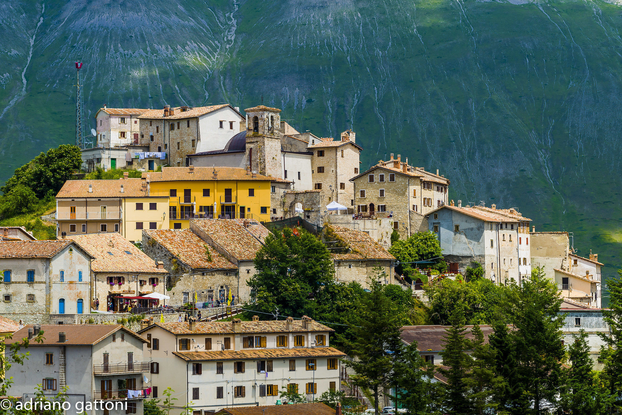 Castelluccio di Norcia un mese fa!