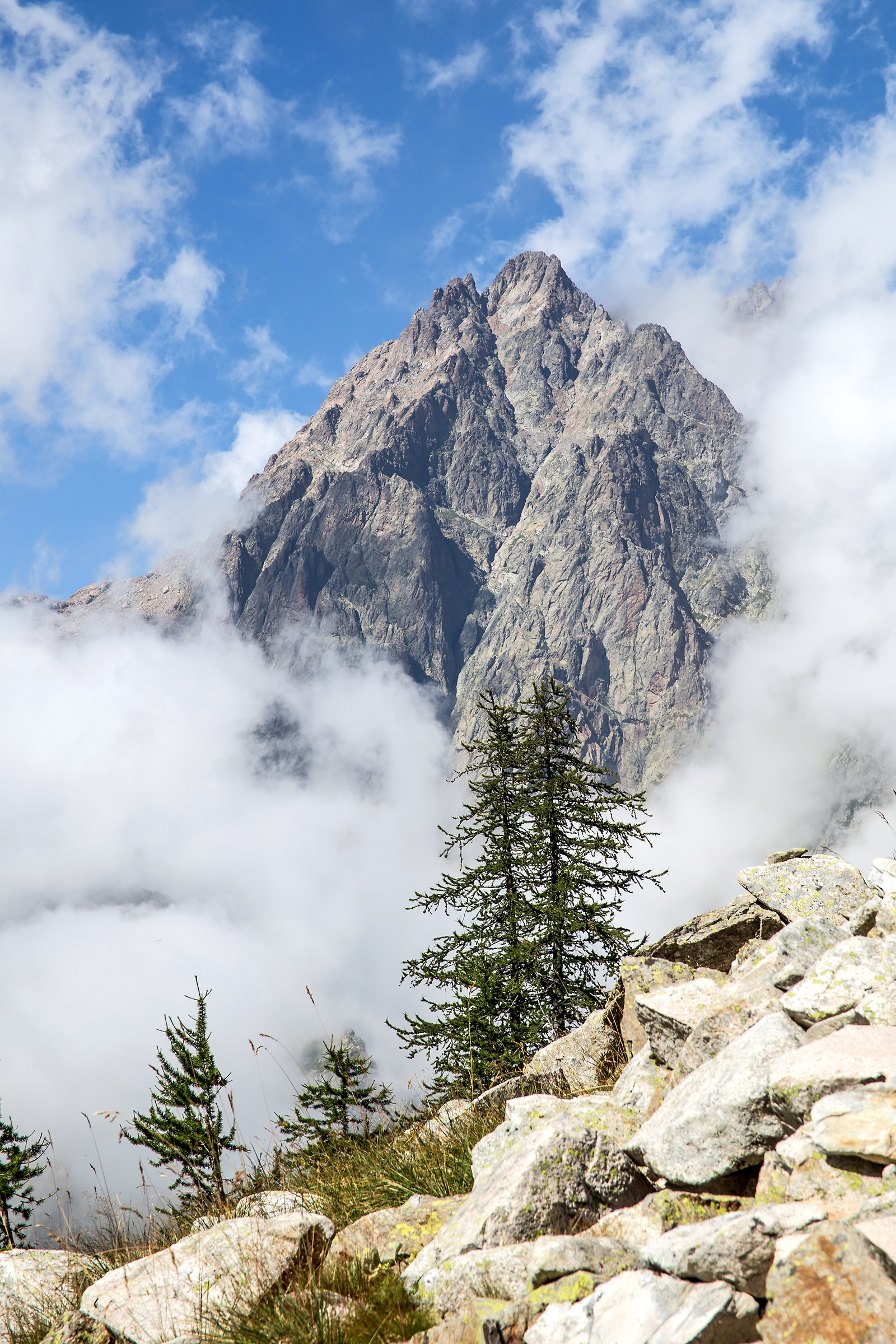 Monte Matto (Cn) con nubi