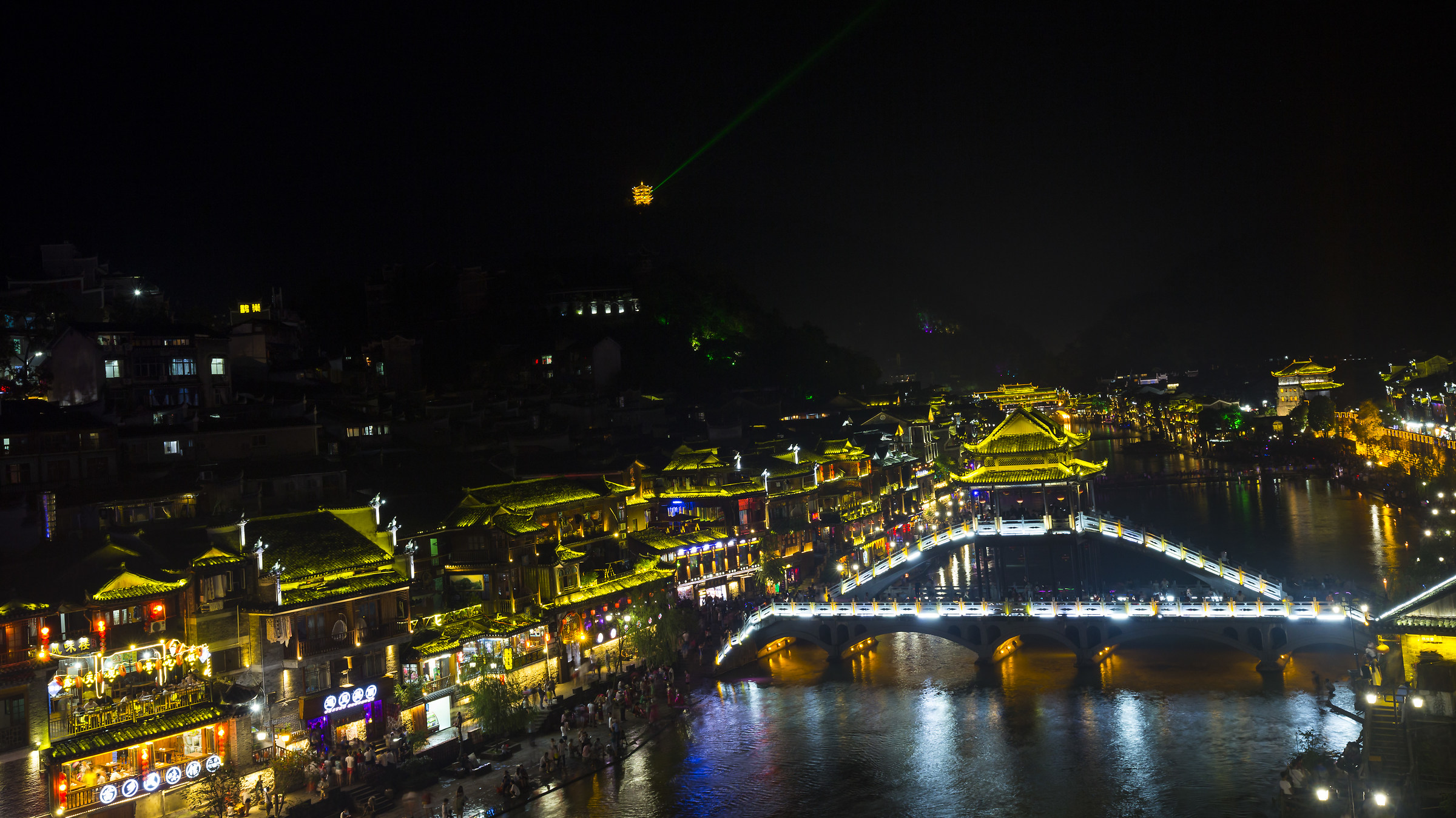 The ancient city of Fenghuang 4