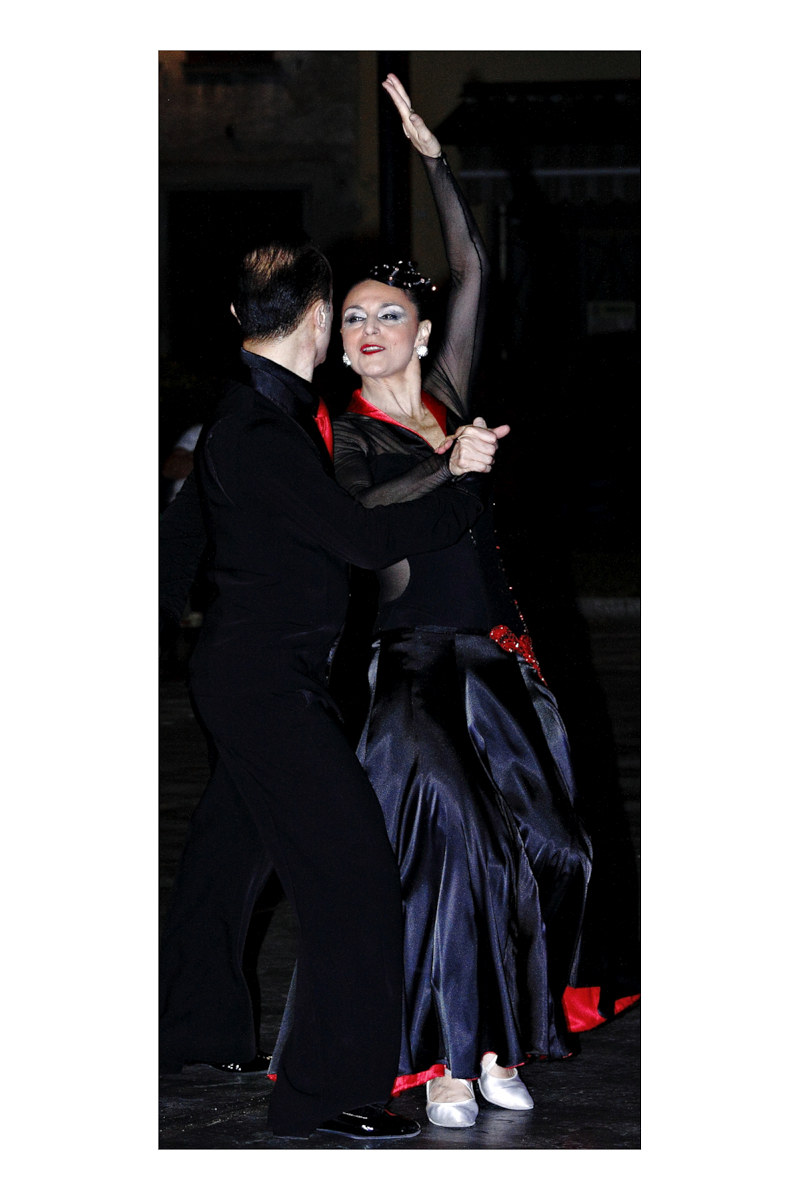 Dance Masters Elia and Renata >>>