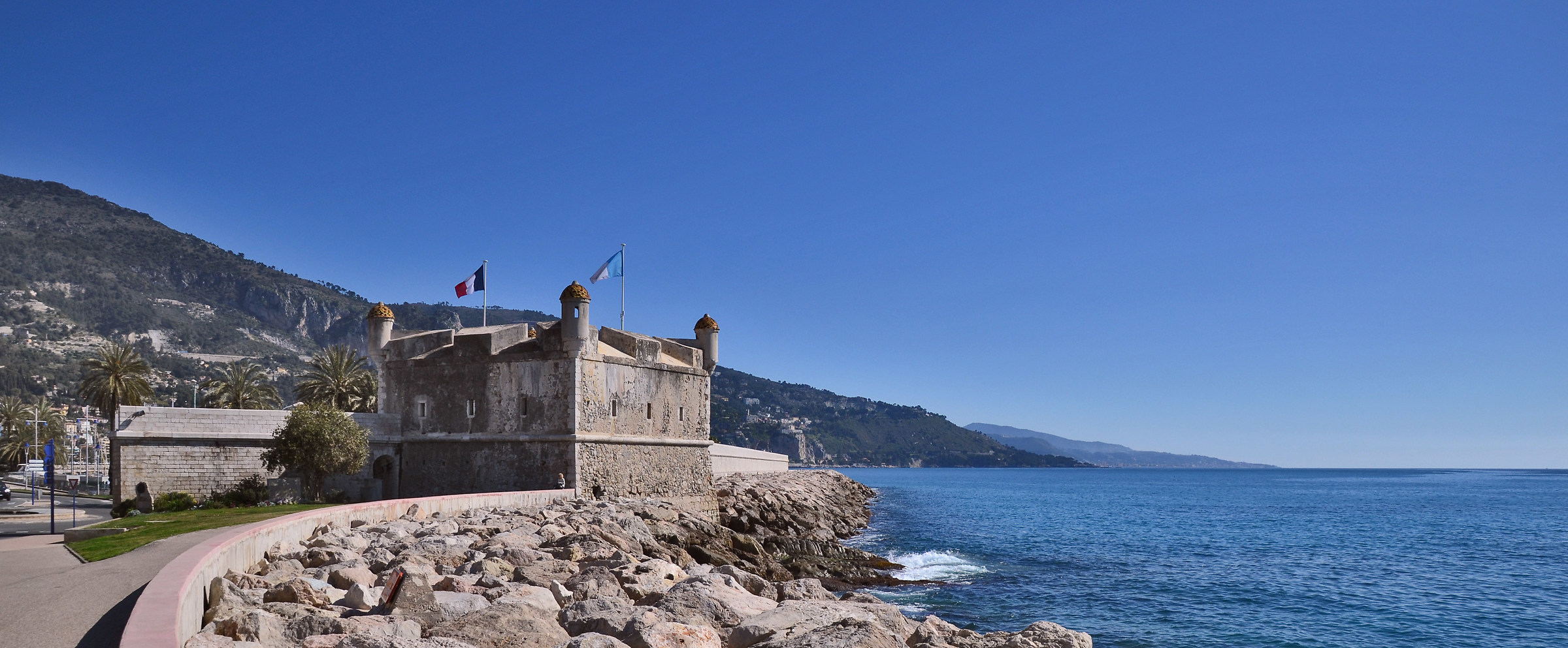 Il Forte di Mentone in panoramica