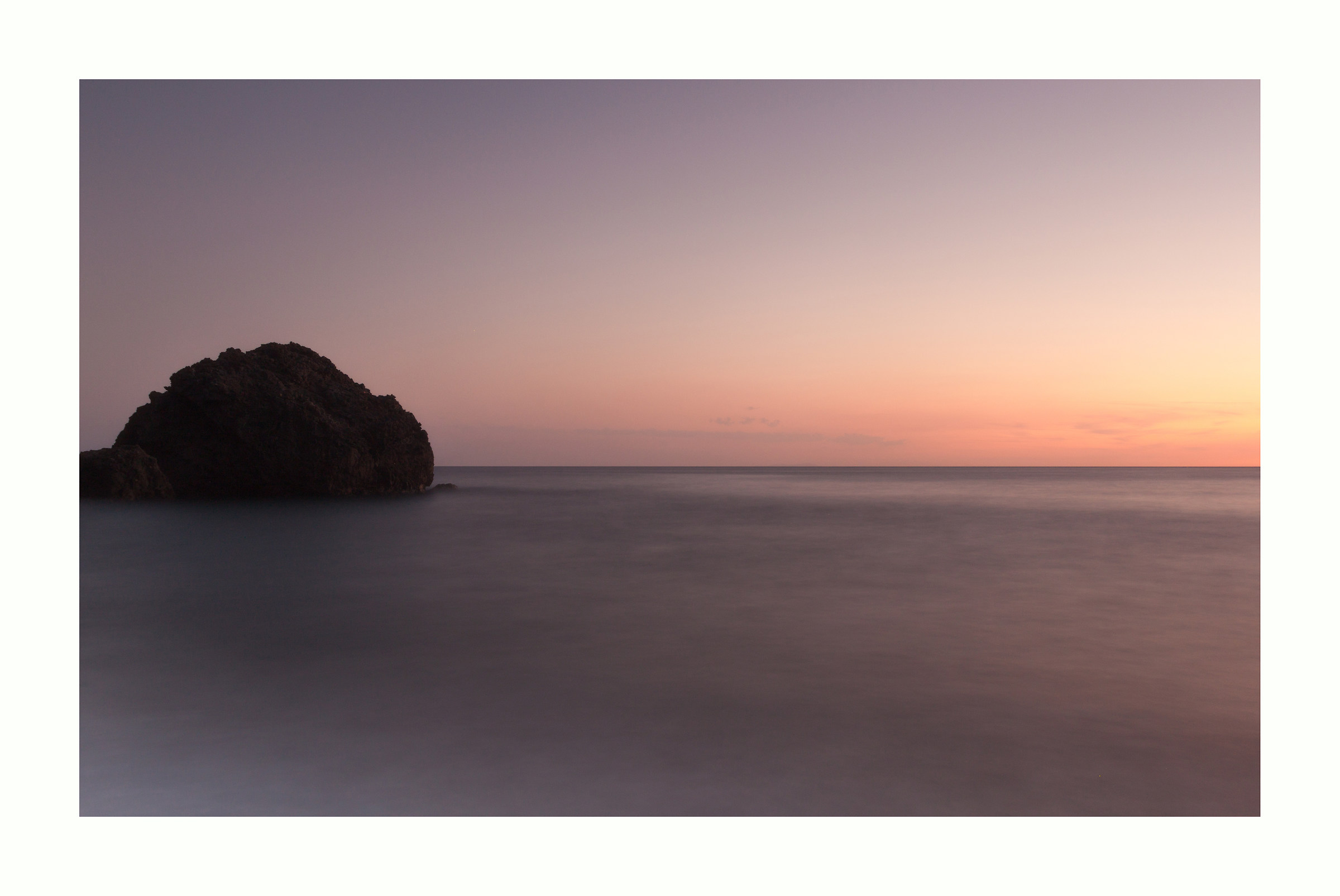 Di fronte... tutta una roba piena d'acqua....