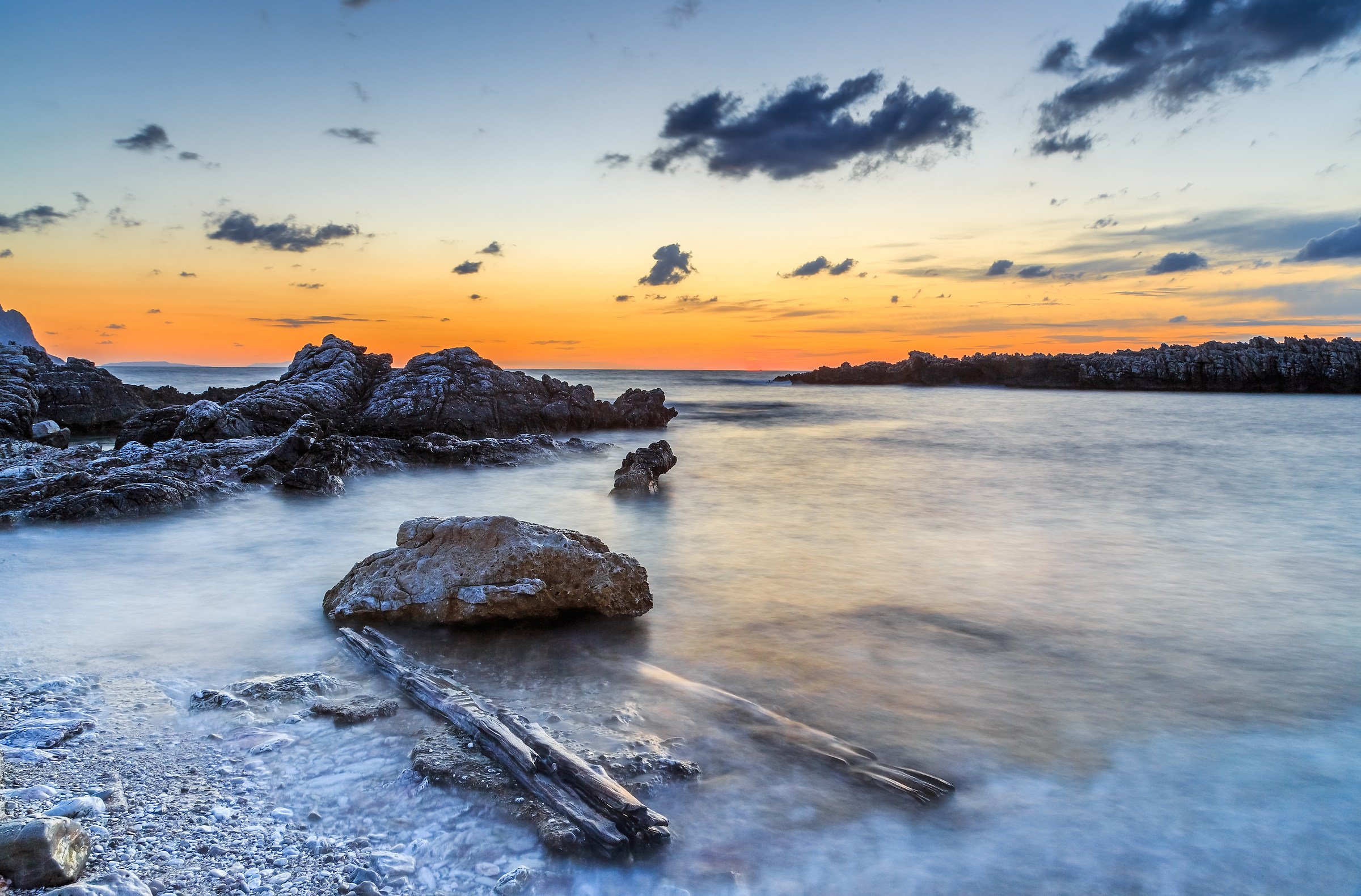 Tramonto su Isolidda, nella Baia Santa Margherita