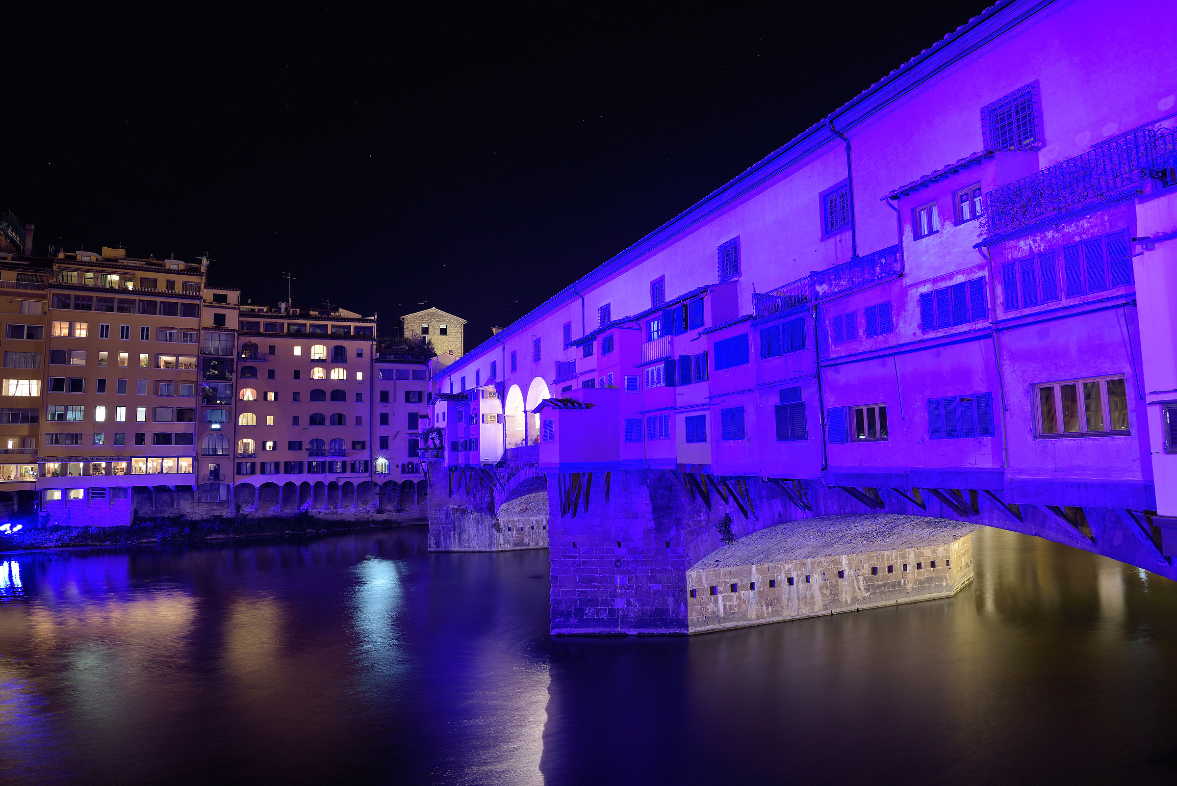 Firenze Ponte vecchio in onore del 90° ACF Fiorentina