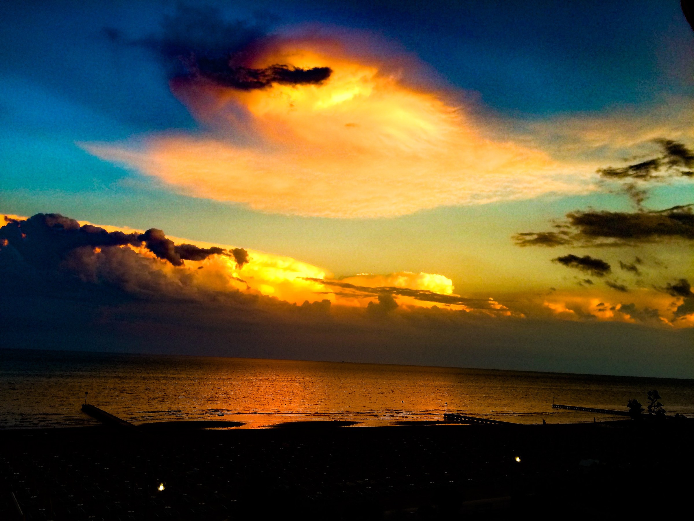 Lights and contrasts at sunset