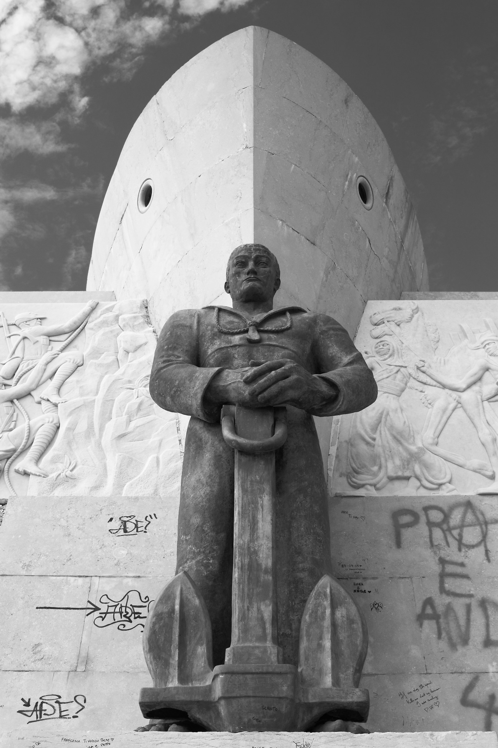 Monumento ai caduti in Africa