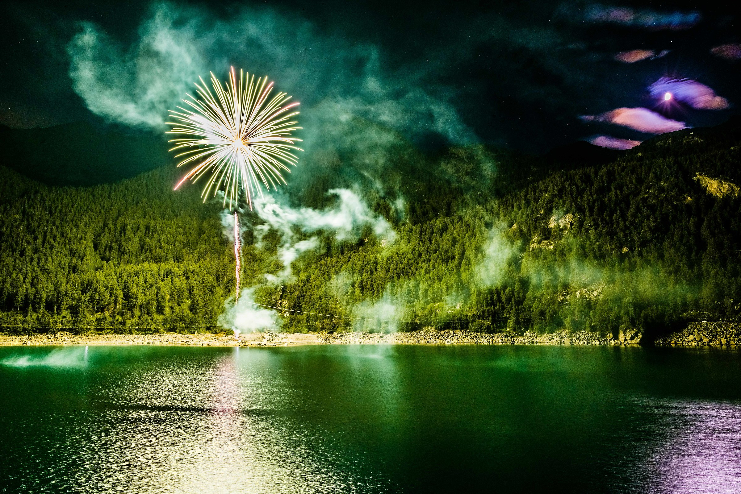 Fireworks on The Lake 4