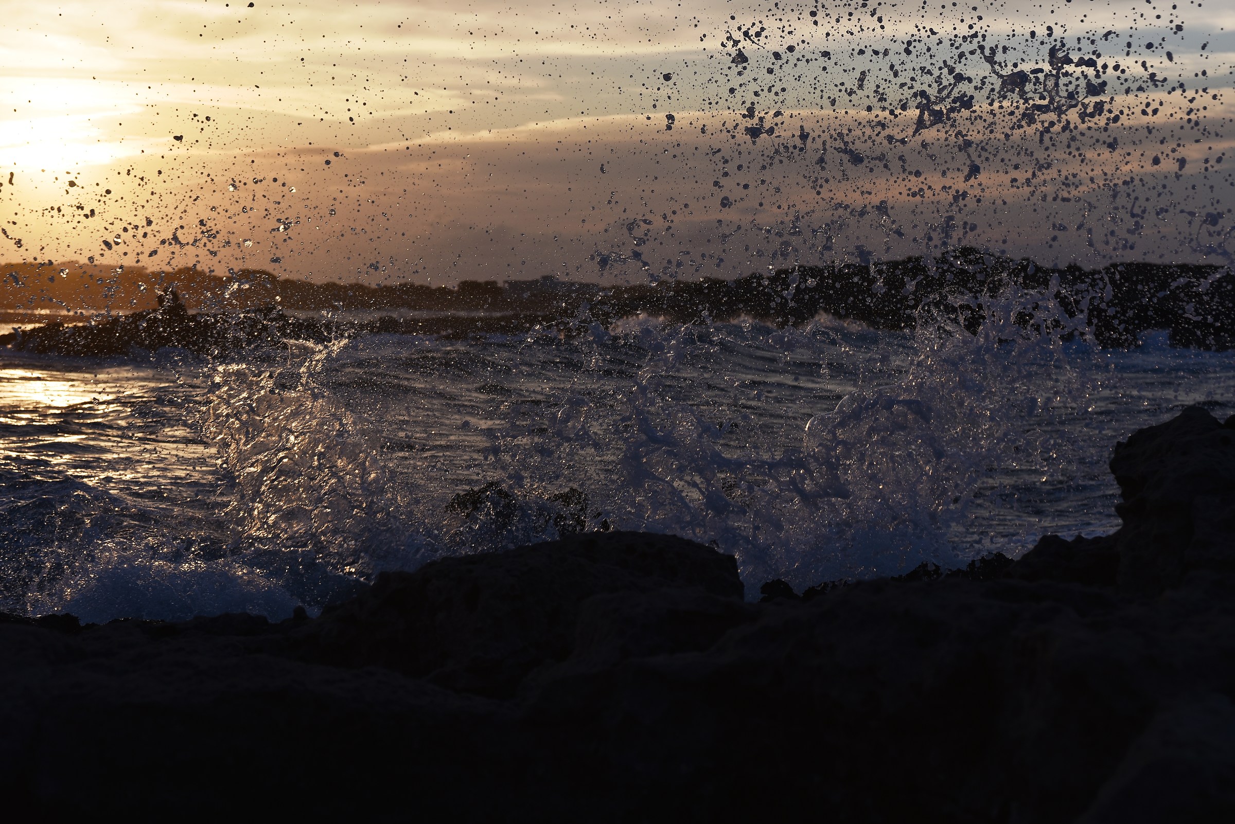 Mare impetuoso al tramonto...